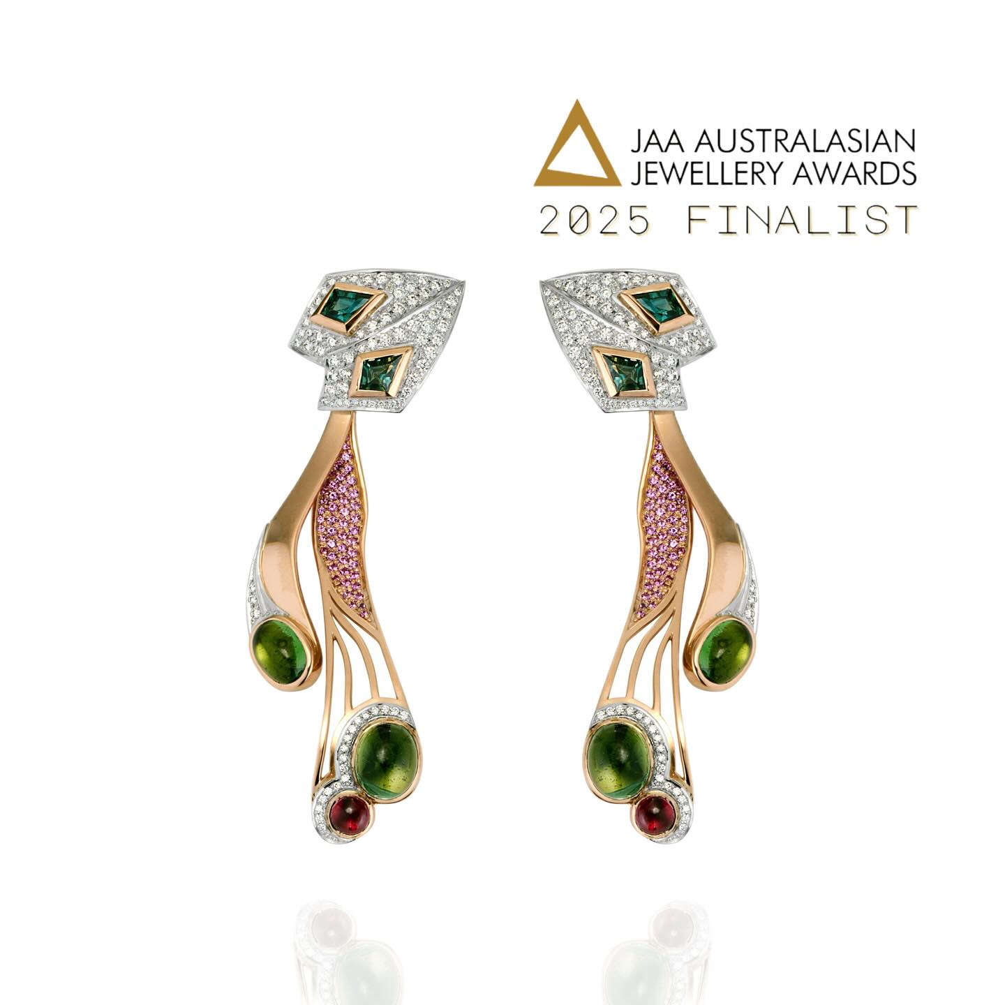 We’re proud to announce that Eclipse by Clare van Rossen has been selected as a finalist in the prestigious JAA Australasian Jewellery Awards.
A striking exploration of contrast, Eclipse is a sculptural pair of earrings that plays with light and shadow, softness and structure — where geometry meets fluid line in perfect balance.
With two other talented jewellers from our studio also named as finalists, this is a proud moment for our entire team.
Voting is now open for the People’s Choice Award — your support would mean the world. Cast your vote and help bring Eclipse and our collective craftsmanship into the spotlight.
To vote for this piece, click the link in our bio and choose ‘A08’.
#JAAawards #Eclipse #statementearrings #Australiantalent #Australianjeweller #MartinRogersJewellers #SouthAustralia