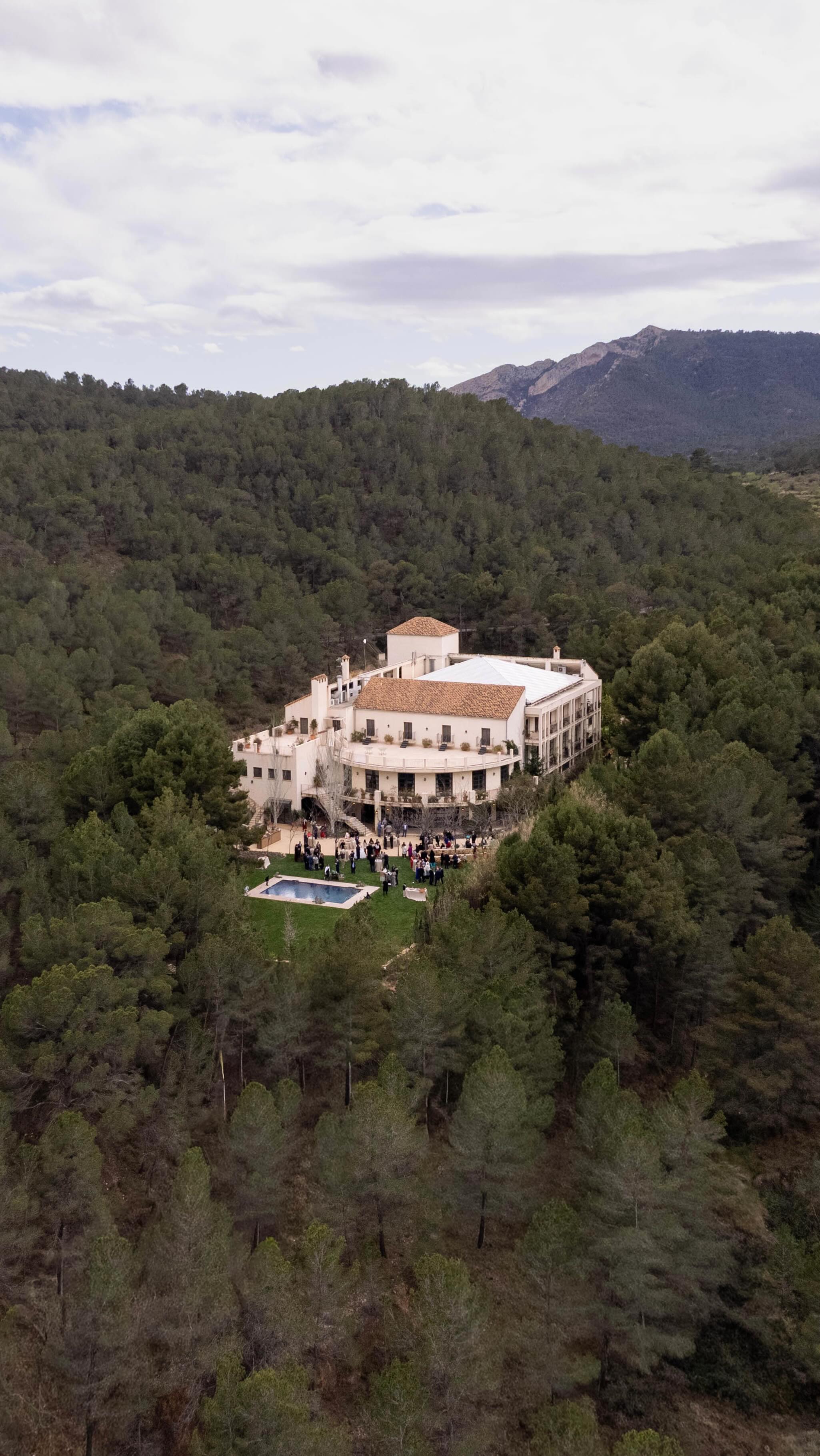 Miriam y Luis, Finca Ronesa.
@fincaronesa
@blue_velvet_eventos
@eljulicreativeflowers
@packandthings
@ritmovil_
@elenjambre
@eventsms_
@storiesby_mary
@bellestentations