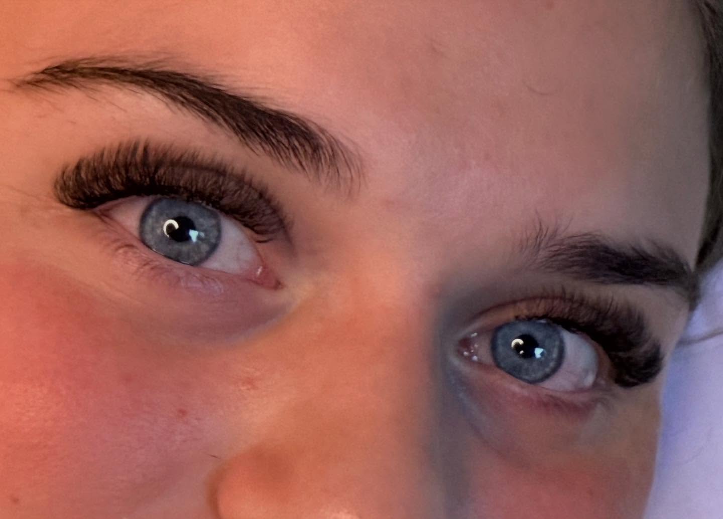 Beautiful blues Eyes, made even more beautiful with lashes ๐