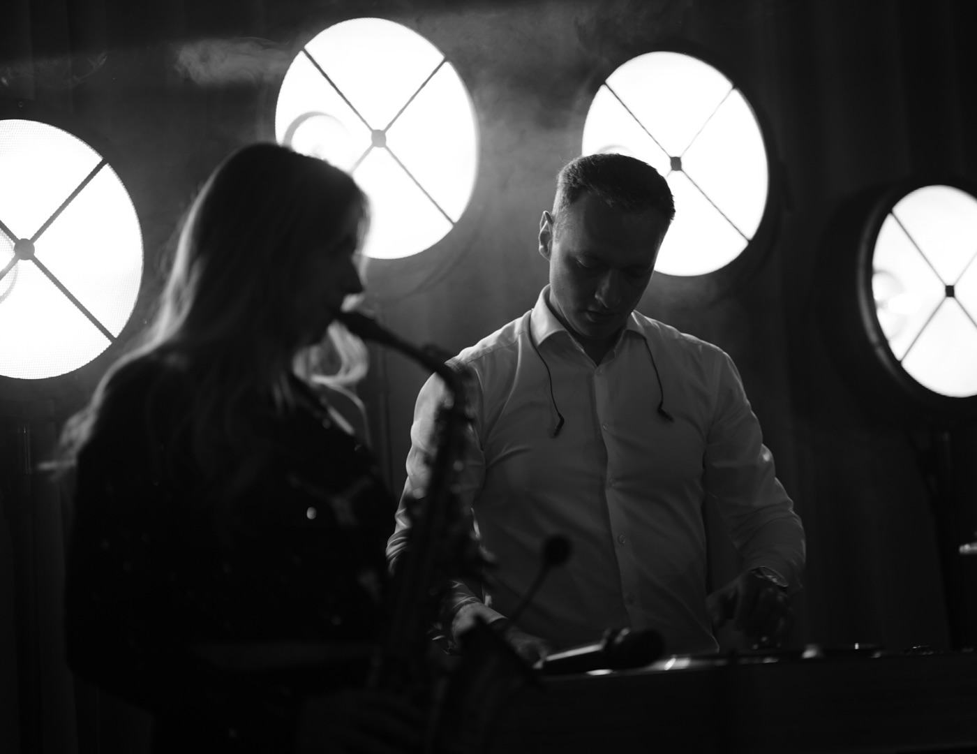 1 z 11 świetnych zdjęć, które na ostatnim weselu zrobił mi i przesłał tej samej nocy, niesamowity @dariusz_wawszczyk_fotografia 📸🫶
#dj #wesele #warszawa #garwolin #djnawesele #ślub #bezdiscopolo #wesele2026 #djwarszawa #djnawesele #slubwplenerze #pannamłoda #weselebezdiscopolo #weseleglamour #stodoła #weselewstodole #wesele2025 #bohostyle #weseleboho #weseleboho #weselerustykalne #djnaweselewarszawa #pierwszytaniec #saksofon #weselnydj #saksofonnawesele