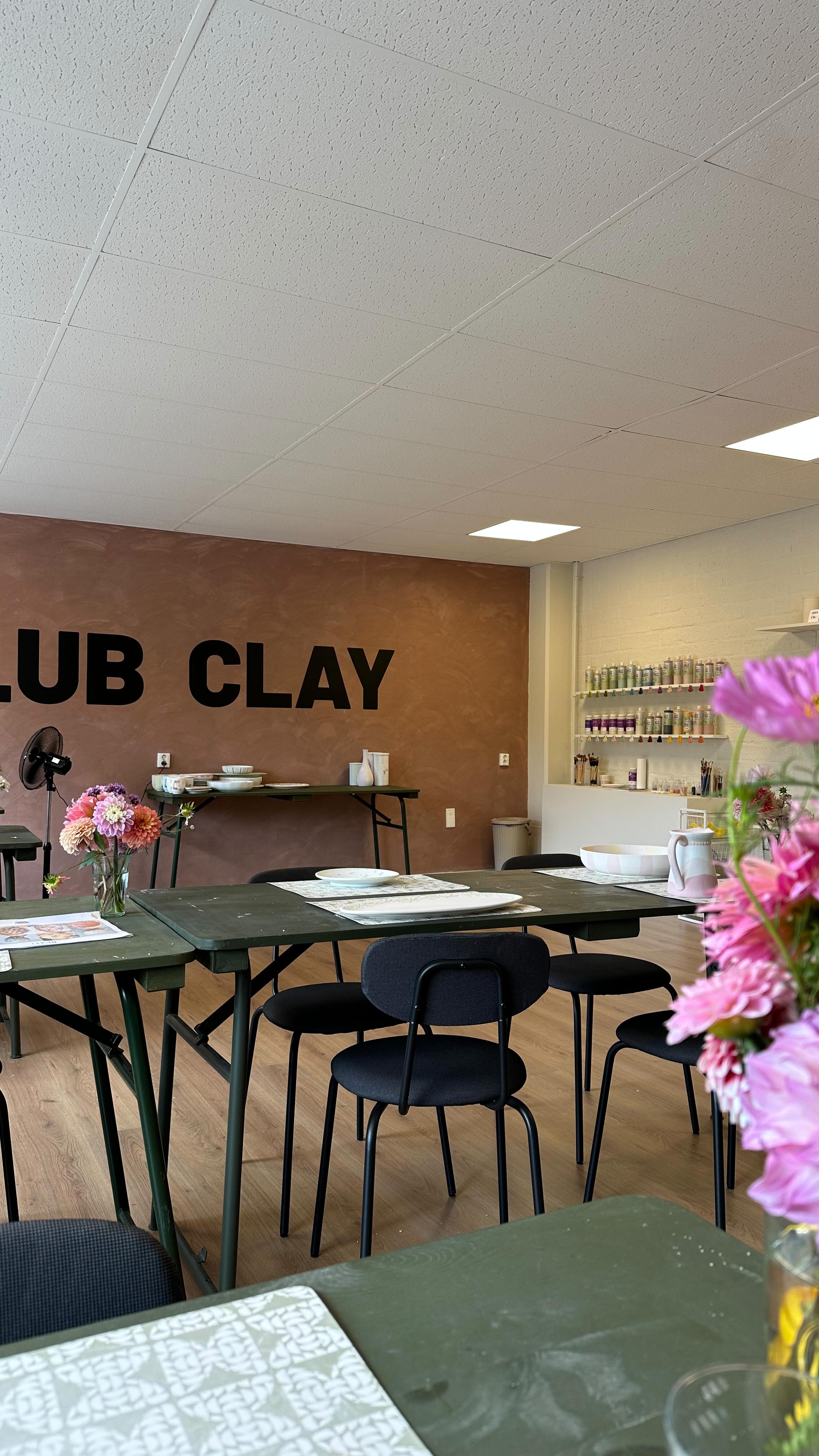 ✨ Before ➡️ After ✨
Van blanco item naar shiny masterpiece 🎨💕
Iedere creatie krijgt z’n eigen glow-up. Hoe leuk zijn deze items geworden?!
Zin om ook je eigen keramiek tot leven te brengen?
#clubclay #beforeandafter #keramiekschilderen #paintyourownpottery #vriendinnenuitje #creatiefuitje #claycuties