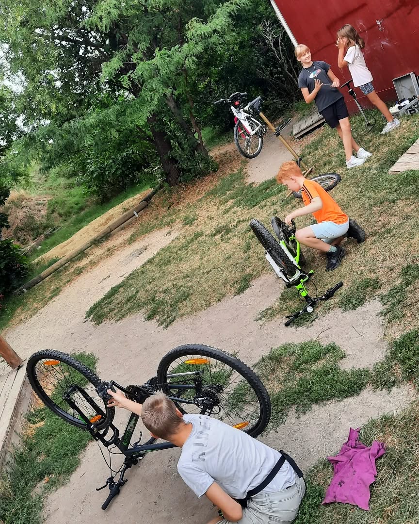 Am ASP könnt ihr eure Fahrräder reparieren. Von uns bekommt ihr Ersatzteile, Werkzeug und Tipps.
#institutfürerlebnispädagogik
#ASPrennbahnweg