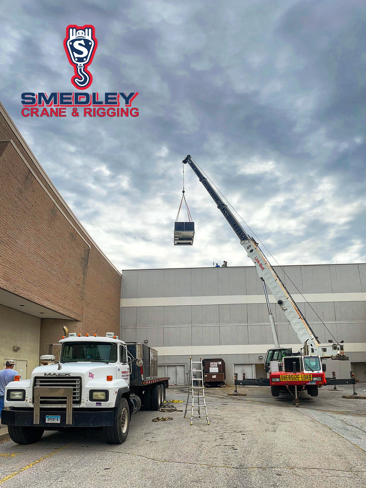 Lifting Big at The Galleria Mall!
Smedley was on-site at The Galleria Mall in Poughkeepsie, NY, with our 70-ton @linkbeltcranes crane hard at work. From tight lifts to heavy picks, this machine delivers the power and precision needed to keep projects moving forward.
When it comes to crane and rigging services in New York and New England, Smedley is the team you can count on.
📞 Call us today at 203-315-6066
🌐 smedleycrane.com
#SmedleyCrane #PoughkeepsieNY #GalleriaMall #70TonCrane #CraneServices #RiggingExperts #HeavyLifting #JobDoneRight #Since1860
