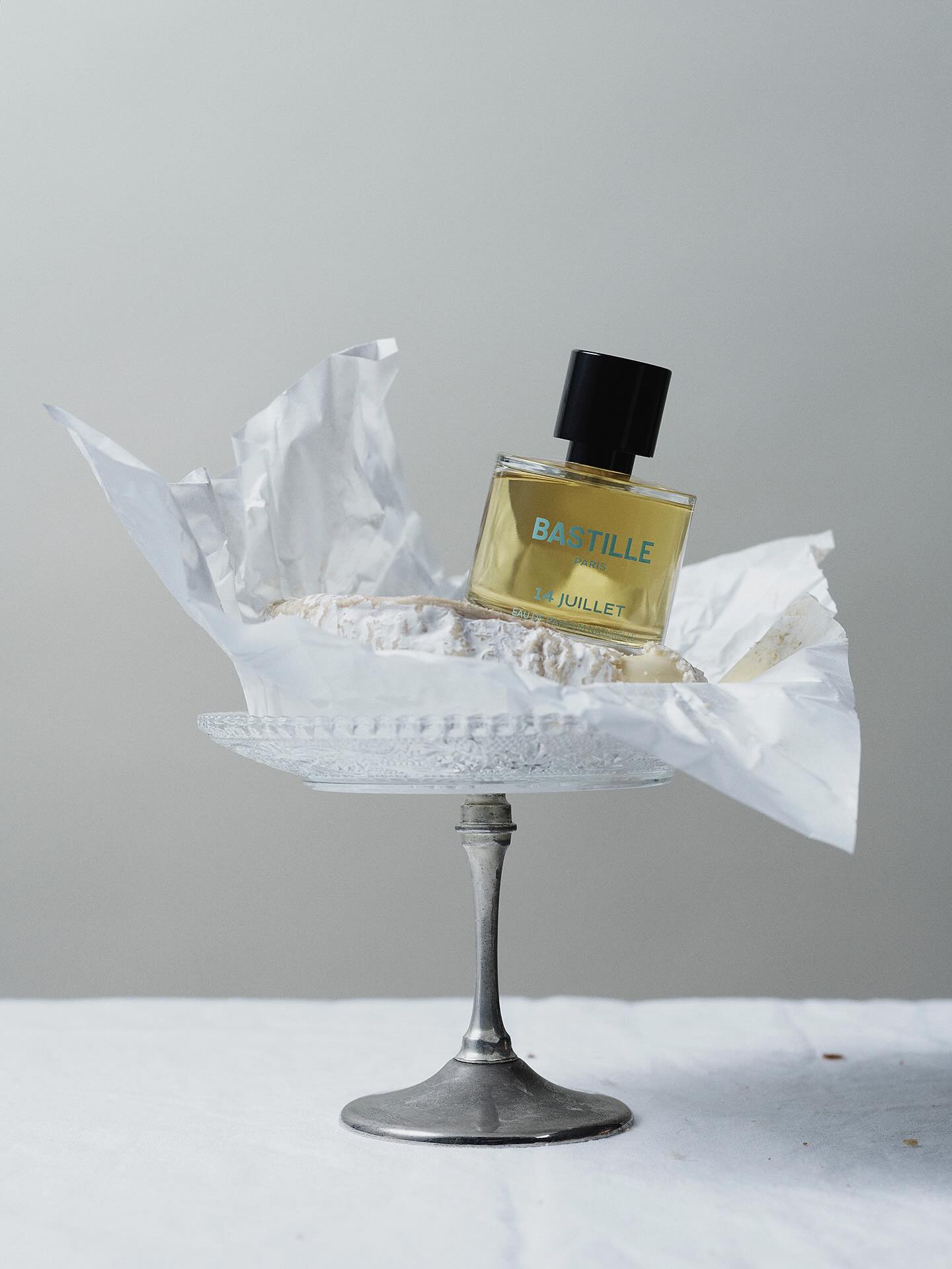 The winners of the @small_beautybusinessaward 2025 won a still life pic by @nicolasbruni_com ! Thank you again for your time Nicolas! It‘s very much appreciated!
Styling @andreaevamaurer
@laflorasagrada @dccosmeticsgmbh @bastille_parfums @arrowhandcreme @natizia.ch
#swissphotographer #stilllife #beauty