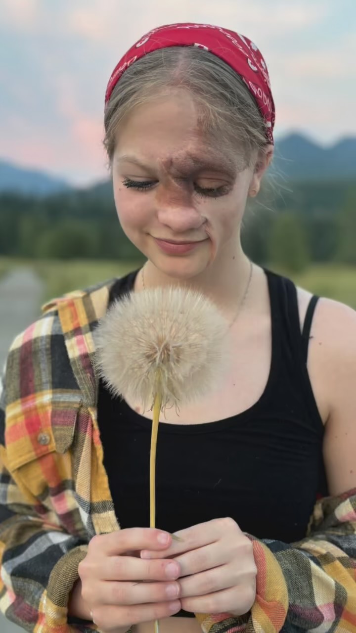 Happy 1️⃣9️⃣ to my beautiful, thoughtful, courageous, fun and funny baby girl. I am grateful for you every day. HAPPY BIRTHDAY @kate_asplund ! xox