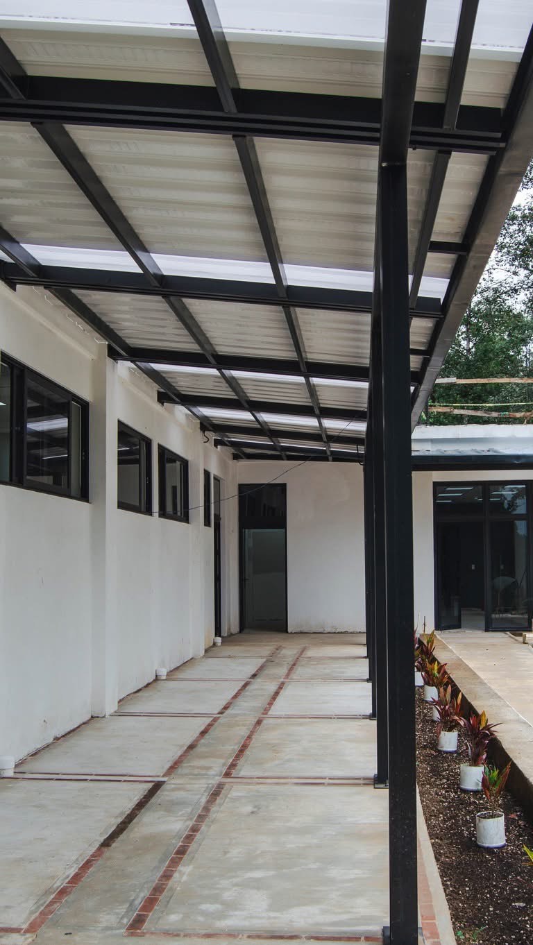 Surgical Center Updates from @livingtoserve_avis !! Look at all this progress! We’re so close!
#perhapsyouneedalittleguatemala #pascandothat #nccpa #501c3 #nonprofit #physicianassistant #physicianassociate #aapa
