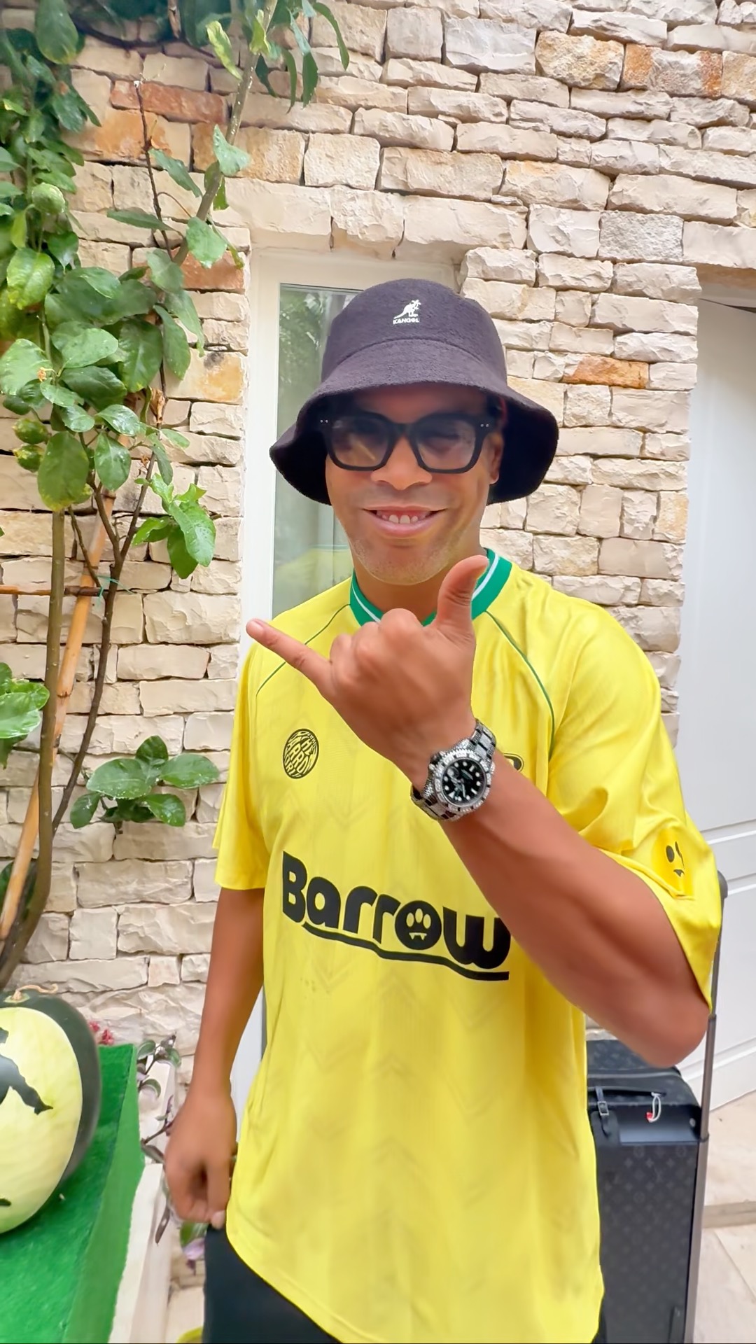 🇨🇭/🇧🇷
@ronaldinho hat was zu sagen - volume up!
@ronaldinho tem algo a dizer – aumente o volume!
#ronaldinho
#closnormand
#jogodosfamosos
