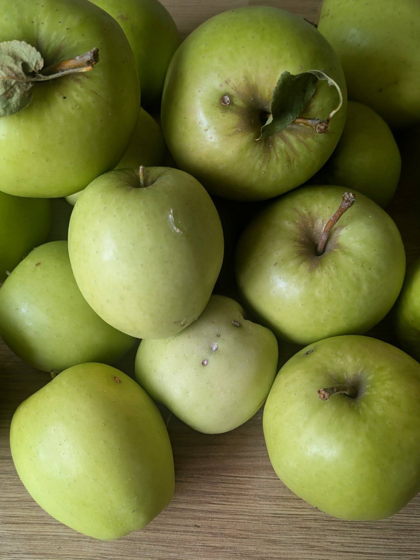 Apple Season & Gut Health Benefits - I was given some apples from a friend's apple tree recently. Below is the reason stewing is my go to way of using them all up.
🍏 Stewed apples are gentle on the digestive system and easy to absorb, making them an ideal choice for those experiencing gut issues.
🍏 Rich in pectin, a soluble fiber, apples help feed beneficial gut bacteria and support overall digestive health. Stewing enhances their soothing properties by breaking down the fiber slightly, making them easier to digest while still providing that gut-friendly boost.
🍏 Whether you're recovering from a flare-up or just looking to nourish your microbiome, seasonal stewed apples are a warm, healing option.
Just simmer chopped apples with a bit of water, cinnamon, and a splash of lemon depending on sweetness.