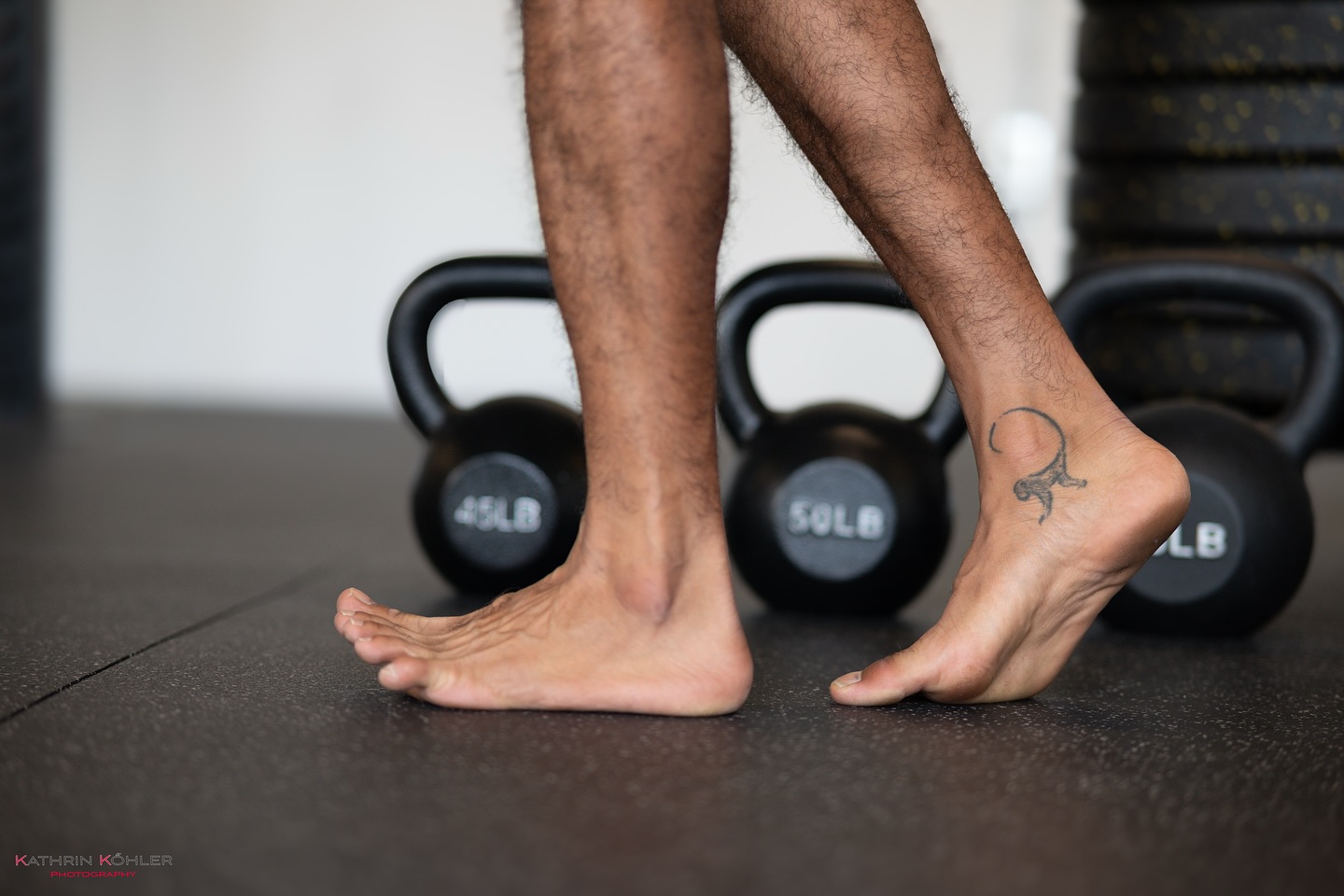 Strong feet = strong foundation.
Your feet aren’t just for standing – they’re the roots of every squat, jump, run, and lift. Weak feet limit balance, power, and even posture. Train them, strengthen them, and watch the rest of your body unlock new levels of movement.
#ludens #ForPlayfulHumans #movementtruth