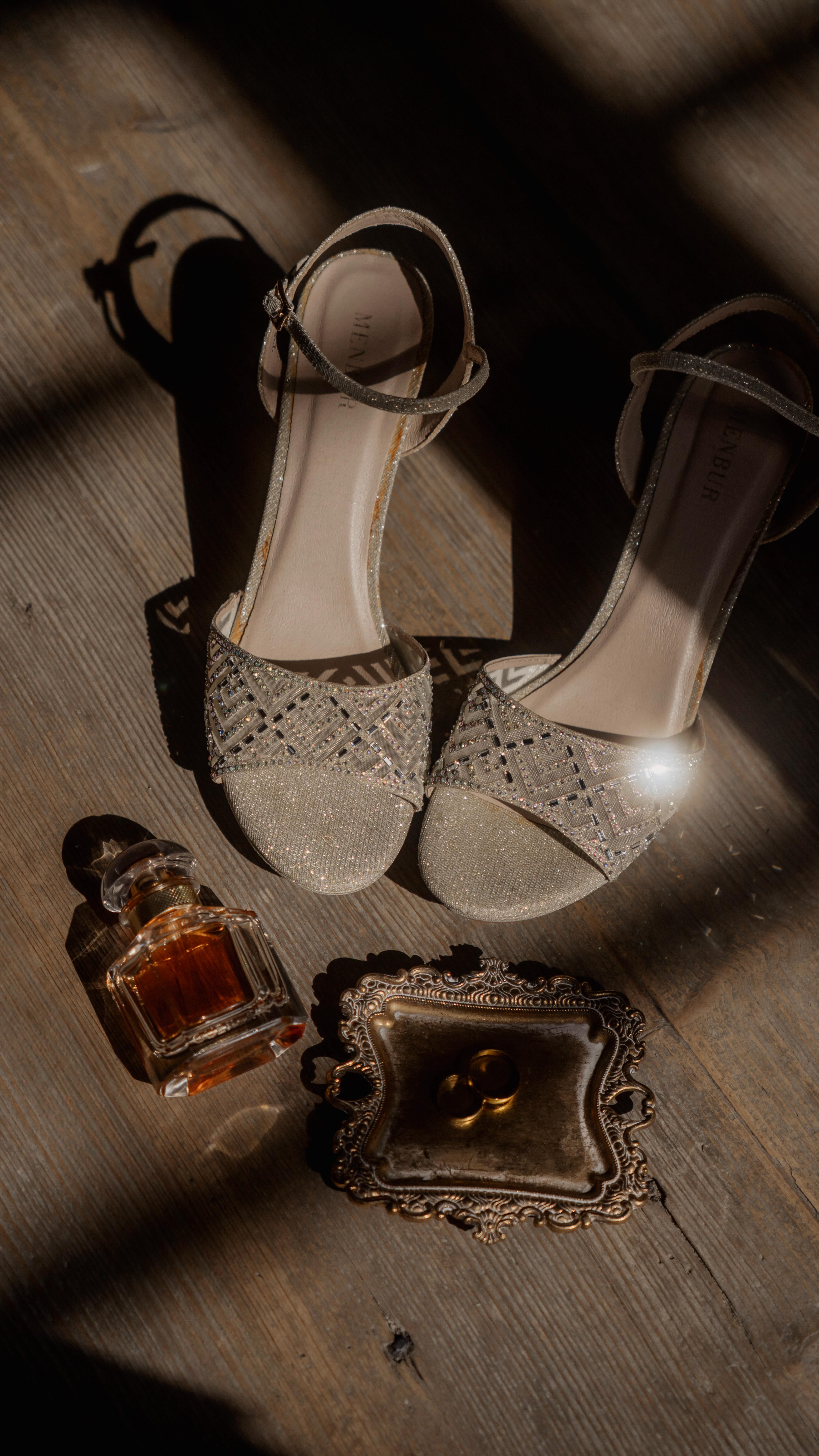 Jede Hochzeit, die ich begleite, erfüllt mich mit purer Dankbarkeit. All die zarten Momente, das Lachen, die stillen Emotionen dazwischen.
Ein Teil eurer Geschichte zu sein, bedeutet für mich so viel mehr als nur Fotos zu machen. Es geht darum, festzuhalten, wie sich euer Tag wirklich angefühlt hat – damit ihr ihn immer wieder neu erleben könnt. ✨🤍
Für 2026 nehme ich noch Brautpaare an – vielleicht ist eure Geschichte die nächste, die ich erzählen darf?
#weddingphotography #wedding #weddingphotographer #bamberg #coburg #hochzeitsfotografie #storytelling #coburg #engagement #bridetobe #weddingday #weddinginspiration