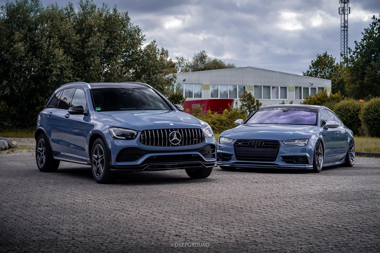 Doppelpack Makalu Blue! 🩵
Auch wenn die Autos nicht verschiedener sein könnten, steht die Farbe beiden Fahrzeugen unwahrscheinlich gut! Was sagt ihr?
🛠️ & 📸@deepground_
___________________________________________________ #deepground #s7 #audis7 #rs7 #v8 #staydeep #lowlife #lowstance #slammed #mercedes #carporn #cars #stance #audi #lifeonair #fitment #wrapped #lowered #motorsport #airride #low #bagged #wrapping #mercedesamg #carphotography #audilove #audisport #glc #platiniumwrappingfilm #audiquattro