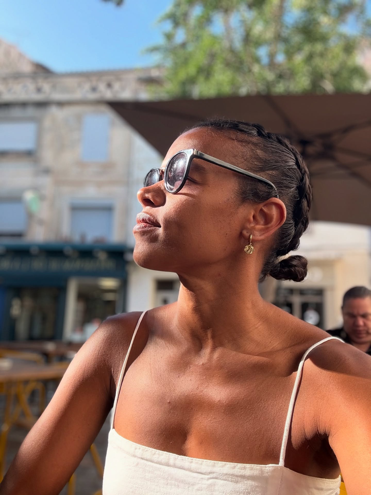 “Prefiero tener un pasaporte lleno de sellos que una casa llena de cosas”.(leitmotiv de vida!)
Adiós verano, y gracias! ⛱️
Ahora, volver poco a poco a la rutina, de la mano Virgo ♍️ que ya empezamos su mes.
Mis clases esta semana:
📍Miércoles 8:30am ~ @yogaiabcn
📍Jueves y Viernes 19h ~ Yogaia
📍Domingo 10h ~ @frizzant_alella
Nos vemos en la esterilla 😉