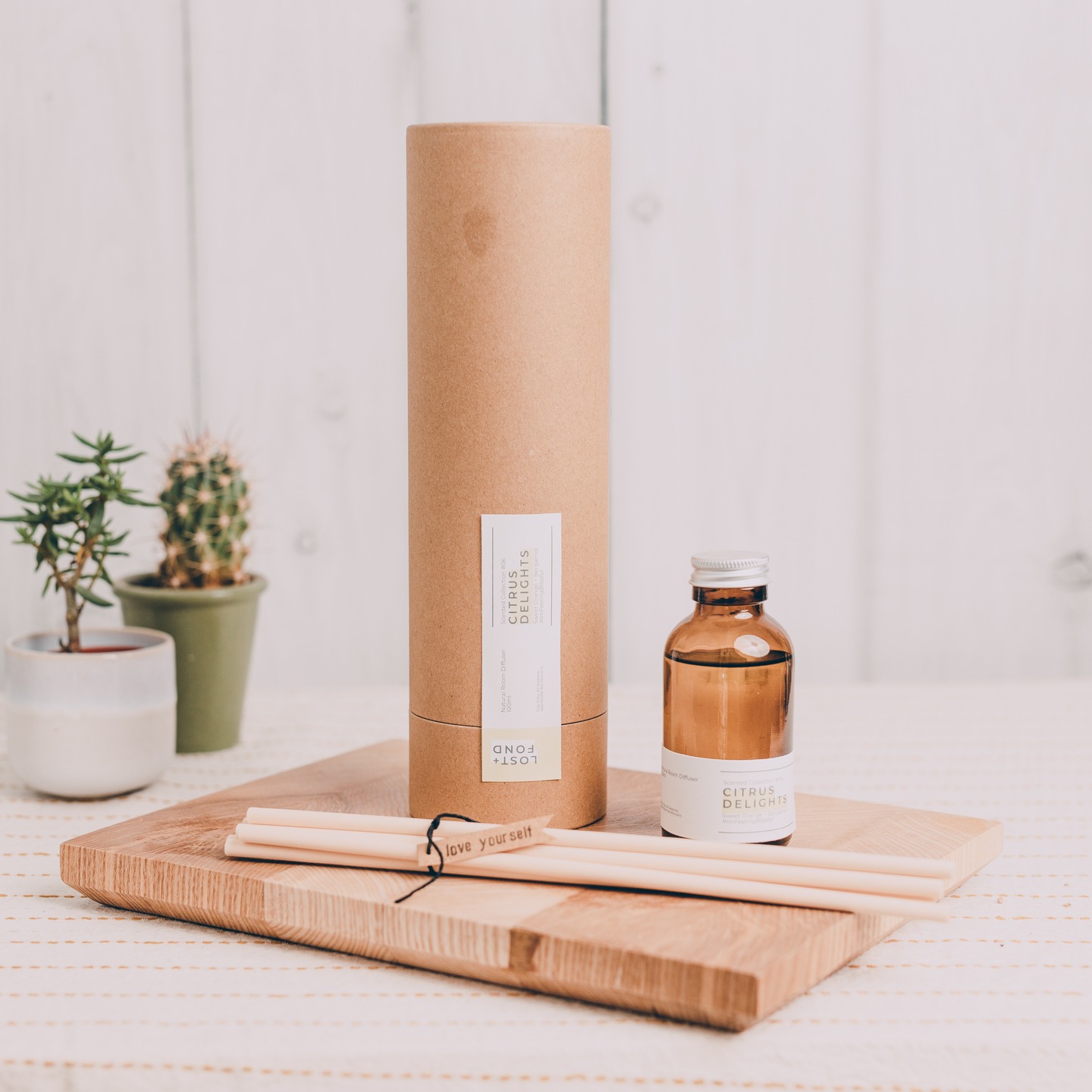 🍂 Autumn mornings, refreshed! 🍊
Fill your home with the sweet and citrusy aroma of our Citrus Delight diffuser, blended with bergamot and sweet orange essential oils. Perfect for uplifting your mood as the season turns cozy and crisp.
✨ Natural, long-lasting, and mood-boosting—your go-to scent for September.
🔗 Link in bio or visit www.lostfond.com
to shop.
#CitrusDelight #DiffuserScents #AutumnVibes #HomeFragrance #NaturalScents #EssentialOils #MoodBoost #CozyScents #Lostfond #FreshAndFruity #AutumnAromas