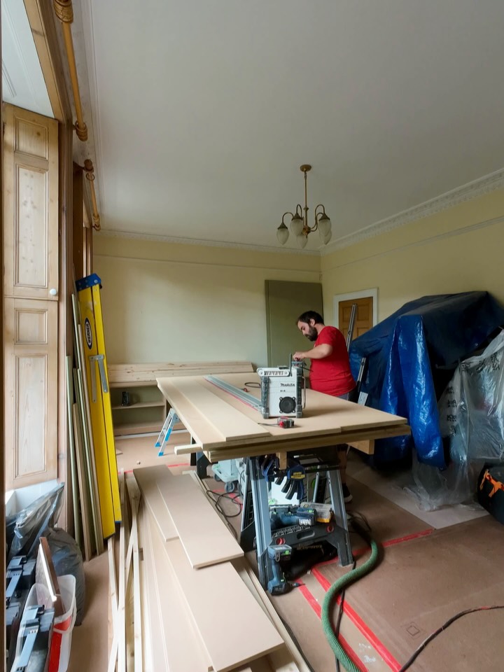 Last couple of(full on) days condensed down into a few minutes of video. If only there was a machine that you could use to do this with on the hard days. Bashed my finger up proper good with a hammer, while trying to get the tonk/bookcase strips in for the adjustable shelving too. It won't be the last time for sure. Pics to follow #shelving #carpentry #bookcase #bathuk #somerset #bespoke #bespokefurnituredesign #bespokejoinery #joiner