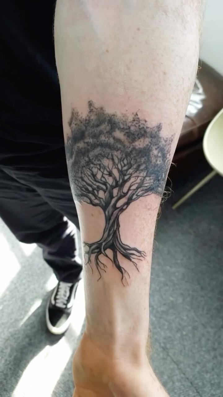 Ronnie did this cool tree recently for Reegan.
DM to book your own custom piece.
#capetowntattoo #capetowntattooartist #inkstagram #tattoossofinstagram #capetowntourism #capetowntattoostudio #mrluckystattoo #tattooideas #tattoolove #inked