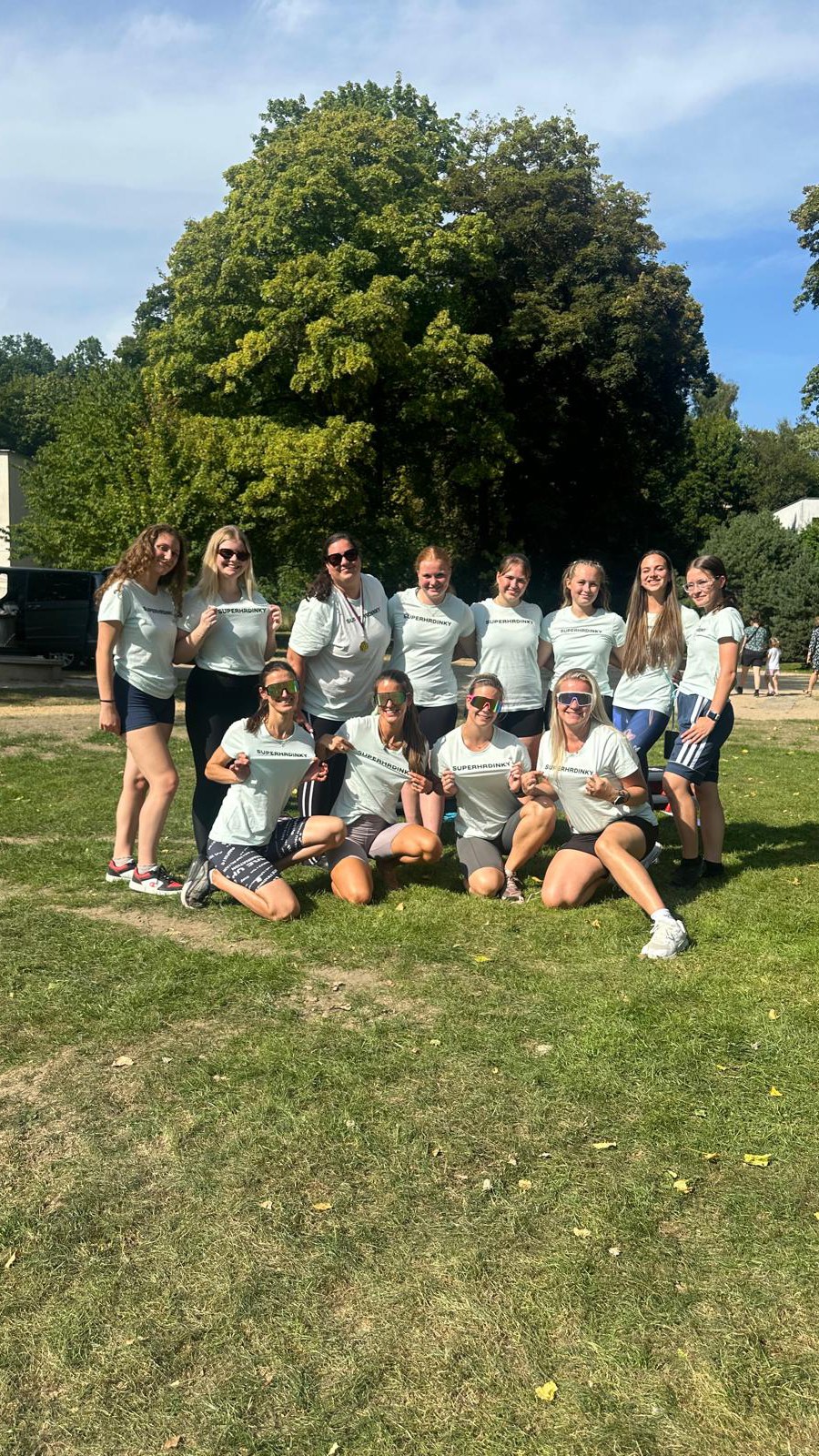 Hudba hraje, srdce bije,
radost v těle v Akademii sportu to žije, den čtvrtý a naše superhrdiny nepolevuji 😍🦸🏼♀️