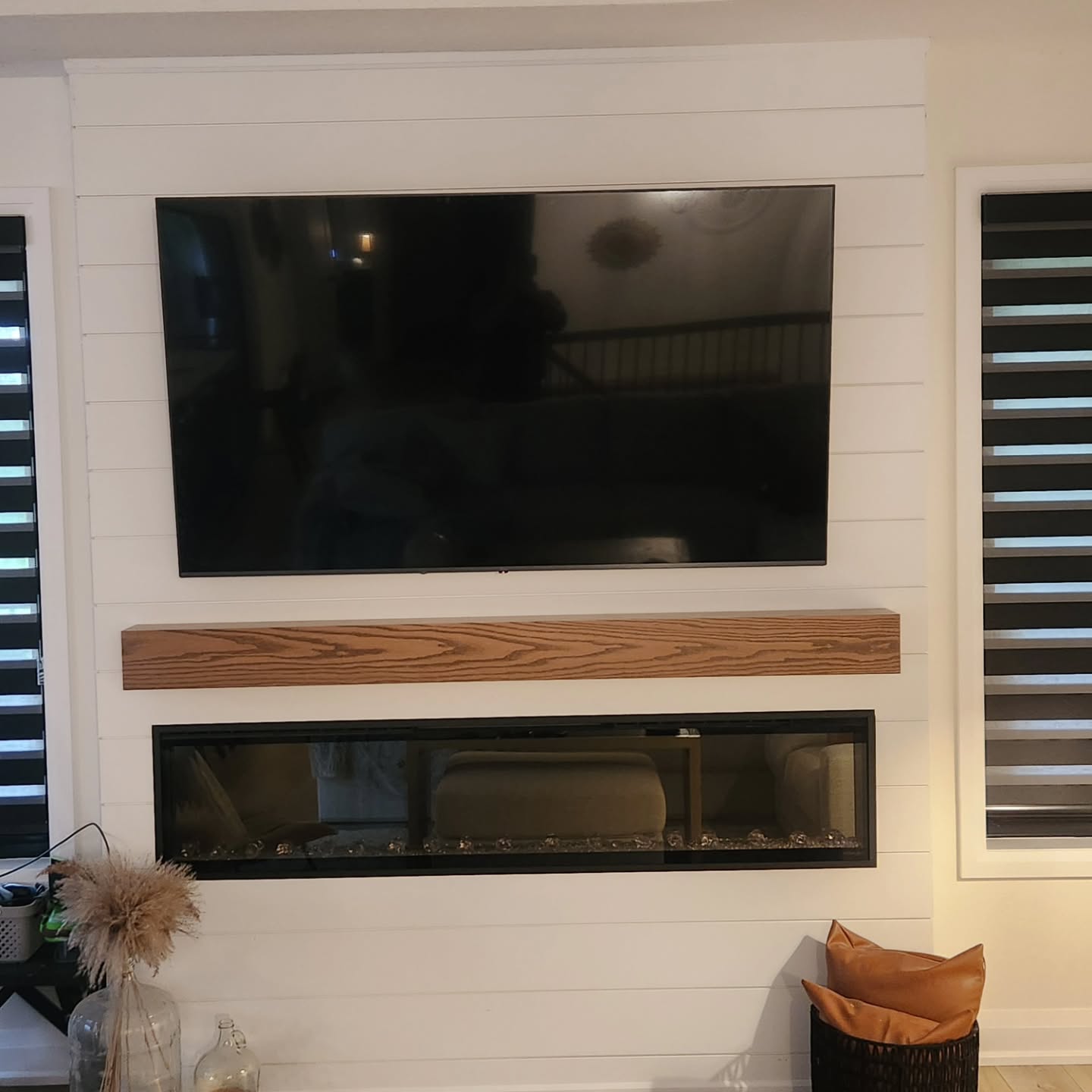 Fireplace mantels are in right now. This client wanting something simple and large that would accent there beautiful shiplap wall and gorgeous fireplace.
The mantel is grain matched and mitred together, sanded, stained, sealed and clear coated for a clean smooth finish.
Contact us today for a free quote
Www.dubescustomcreations.ca
Dubes Custom Creations
#fireplacemantle #mitred #dubescustomcreations