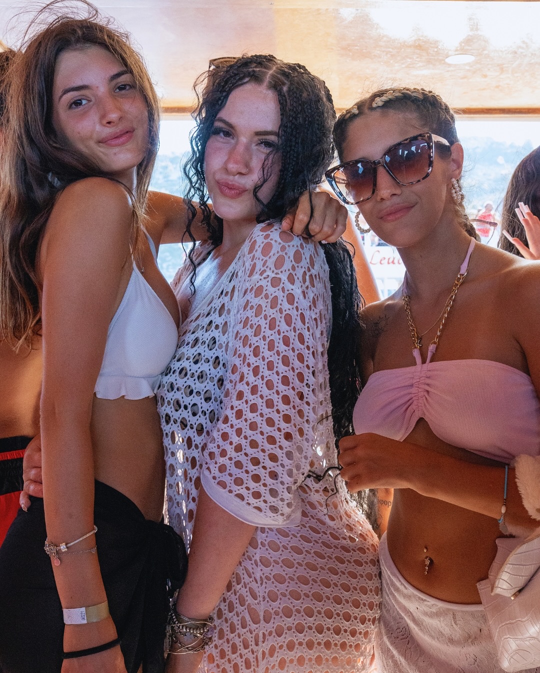 Due imbarcazioni, un’unica onda di energia. ⚓🔥
Alexander Leuca e Miss Leuca insieme per un boat party che ha fatto ballare tutti.
Chi c’era… sa. Chi non c’era… ha ancora qualche giorno per rimediare 😉
-
🔗LINK IN BIO
-
#AlexanderLeuca #BoatParty #SantaMariaDiLeuca #Summer2025 #SeaVibes #PartyOnBoard