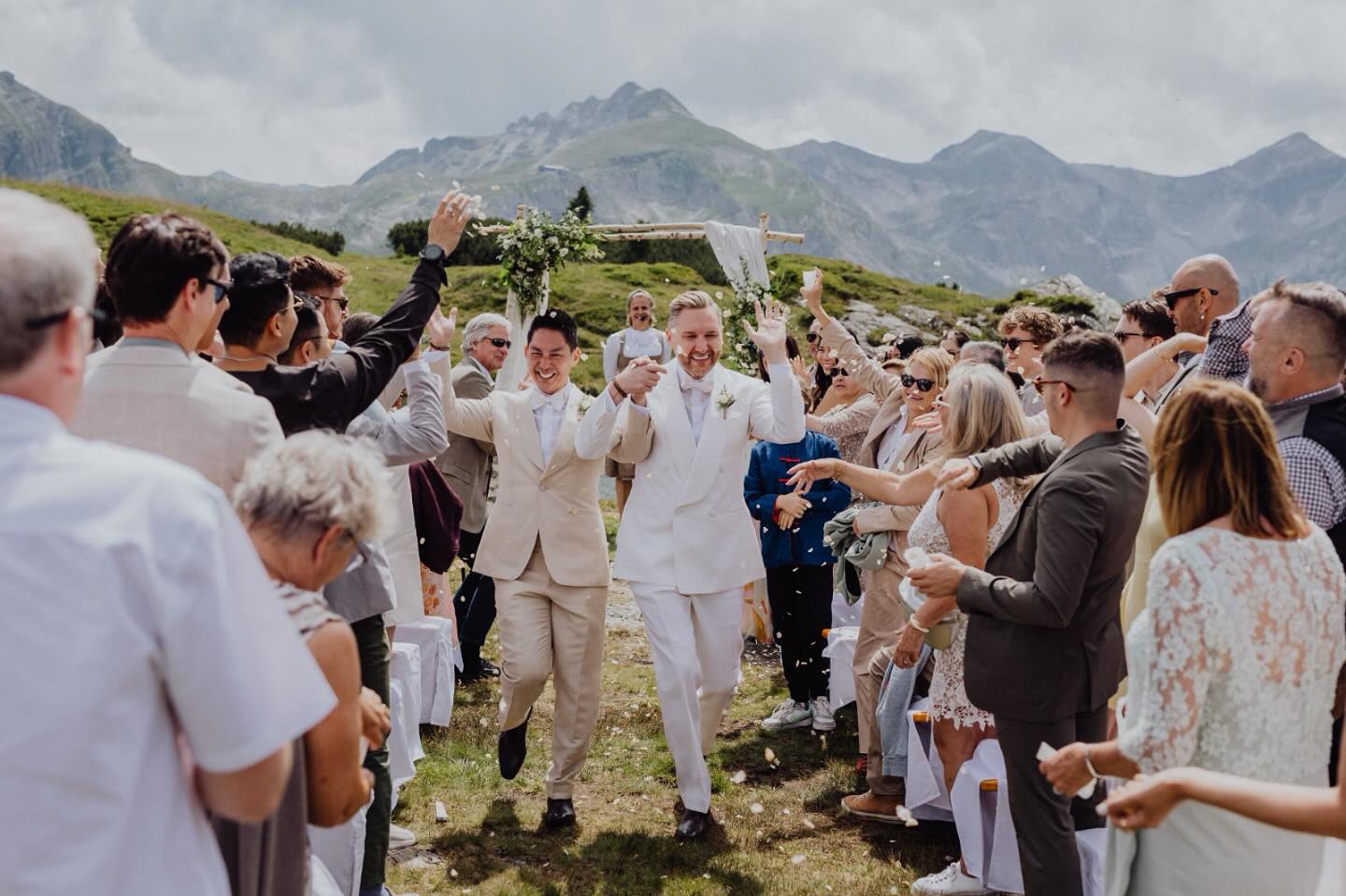 Love at its peak!
Amidst the breathtaking Austrian Alps, we had the honour of bringing to life a wedding that celebrated two incredible souls. Surrounded by beautiful mountains and golden light, it was a day that proved love always finds its way to the summit.
🤵♂️ @kurt.macher
📍 @hotel_steiner_obertauern
🏔️ @obertauern_com
📸 @Alexandra.groebner
🎞️ @markusmalznerfilm
🌼 @naturwerkstatt_doris_scheruebl
🎂 @brigittaschickmaier_konditorei