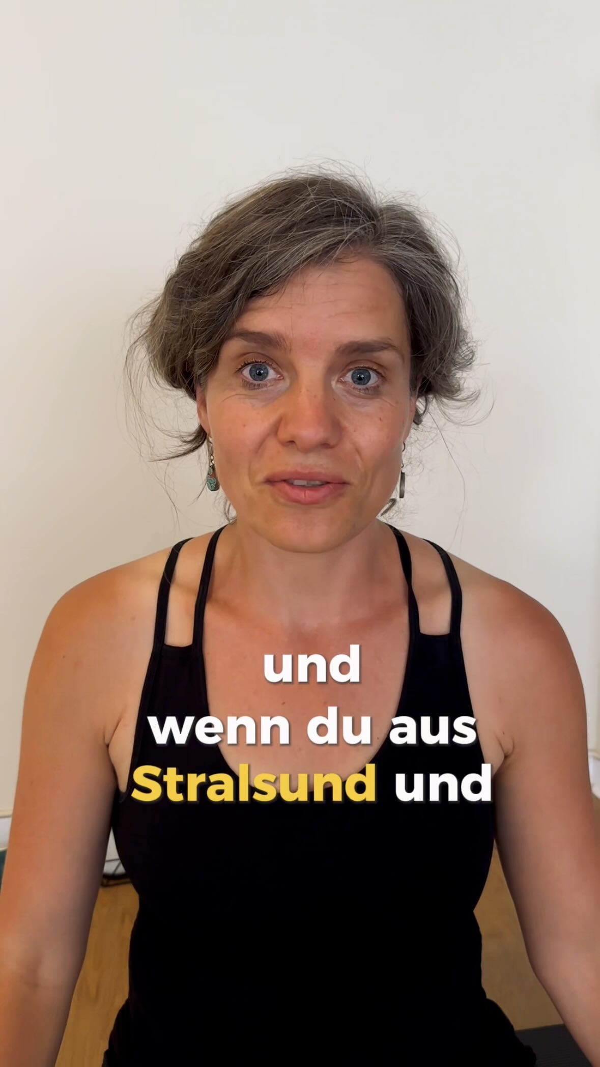 Gracja ist zurück aus den Sommerferien ☀️ ab Dienstag stehen wieder Hatha Enegry und Yin Yoga auf dem Plan 🧘♂️ und am Donnerstag Yoga meets Pilates und Slow Flow 🕊️
Wir freuen uns auf euch 🫶🏽
#movaplace #yogastralsund #yoga #stralsund
