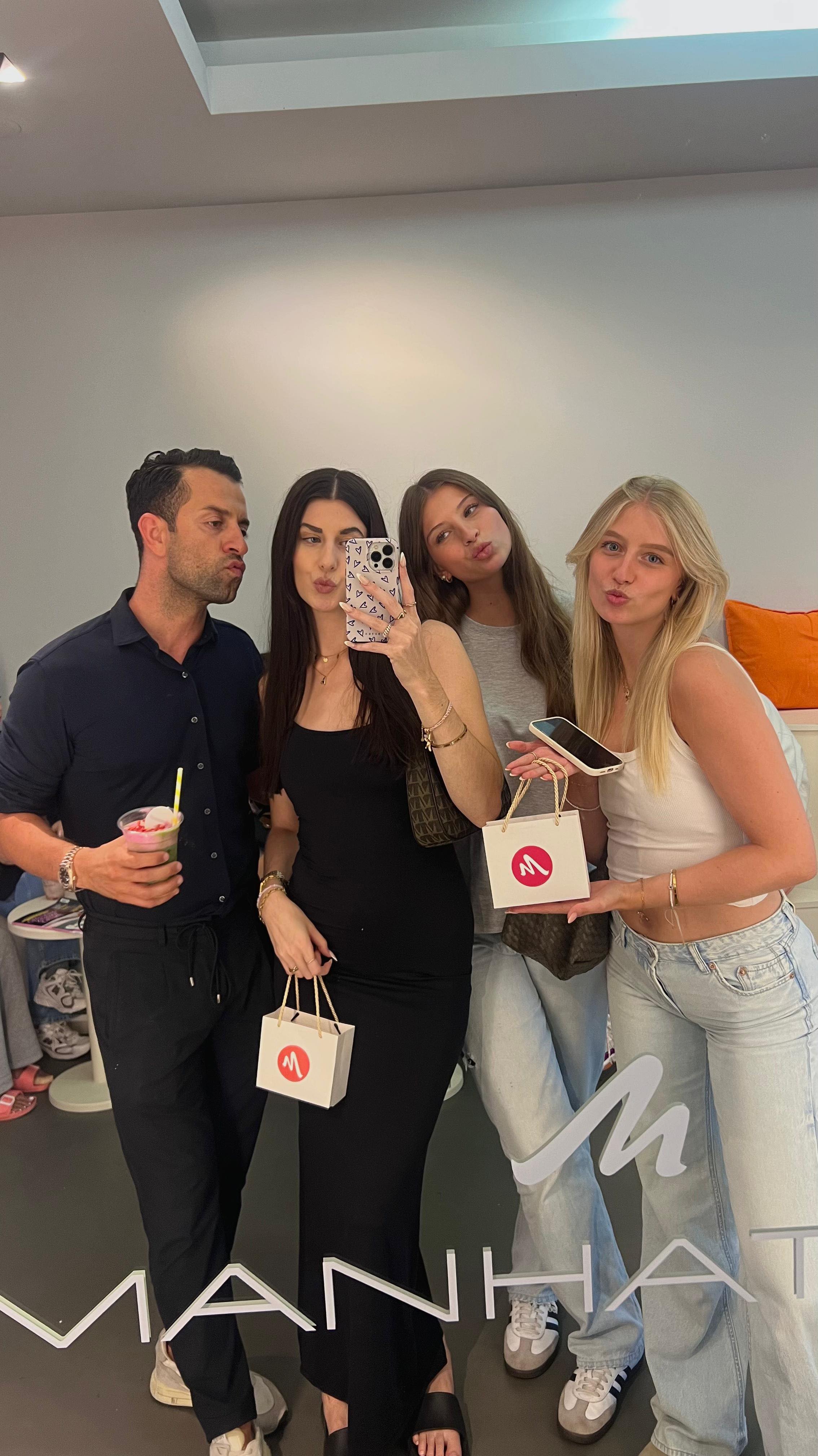 Gestern durften wir gleich doppelt Neues testen ✨ Zwei neue Produkte von @manhattancosmetics 💄 und dazu den neuen Matcha Spot in Köln entdecken. Die @instylegermany war offizieller Begleiter für diese Kombi aus PR, Beauty & Matcha-Vibes!