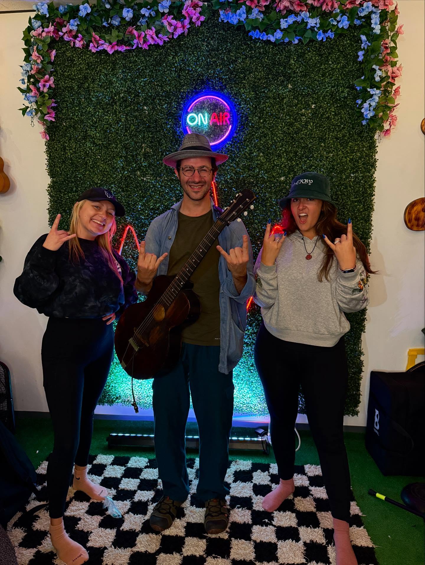 We get deep with the Wistful Bard himself Ray Flanagan as he shares the lessons and perspectives he’s gained over 11 years as a full-time musician.
Ray is deeply woven into Cleveland’s music community. Catch him hosting jam nights every Tuesday at Mercury Music Lounge, or see his collaboration sets the last Monday of the month at The Winchester.
His new album “My Mind is Burning Up” drops next spring, but you can get early access by DMing him for a private link. In the meantime, dive into his extensive discography on all streaming platforms. THANK YOU @rayaflanagan !!!
Also make sure you get your tickets for our annual LG LIVE happening on 9/20! Ticket rink in our bio ✨
#podcast #cle #clevelandpodcast