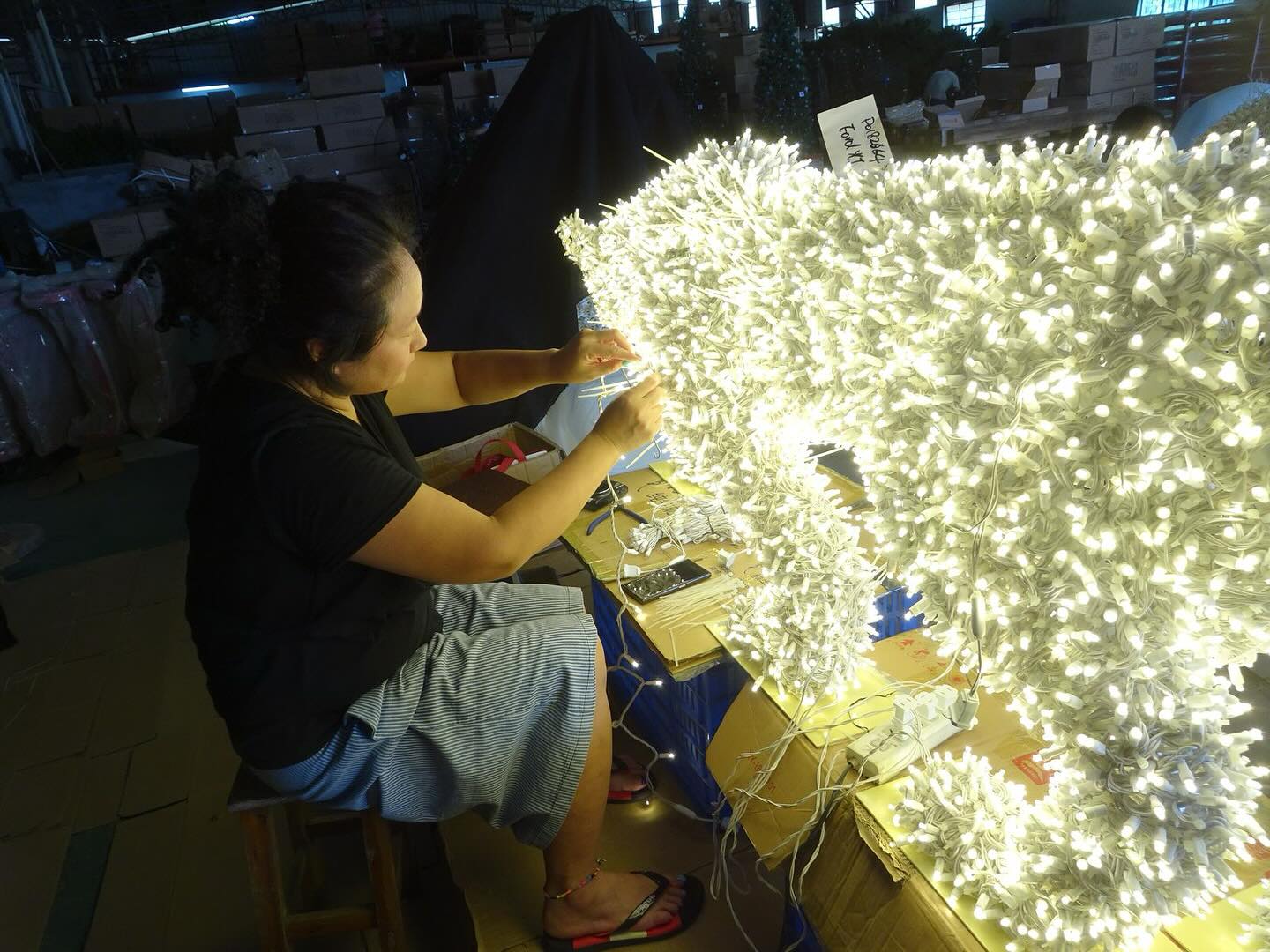 ⚡️🛠️FDcd team is working hard behind the scenes to get ready for the new season. ✨Can’t wait to show you what’s coming!👊👊
https://www.festive-commercial.biz/
#FestiveDecorCommercialDisplayLimited #ChristmasTree #ChristmasDecor #18mChristmasTreeHongKong #Westkowloon #commercialdecor #commercialinstall #RGBLights #FestiveLighting #LEDpinlights #rentatree #rental #Garland #Wreath #ChristmasBow #ChristmasGiftBox #floraldisplay #floraldecor #weddingdisplay #weddingdecor #FreshTree #RealTree #LobbyDecor #聖誕蝴蝶結 #聖誕樹 #聖誕加蘭圈 #聖誕加蘭藤 #花圈 #婚禮裝飾 #西九文化區