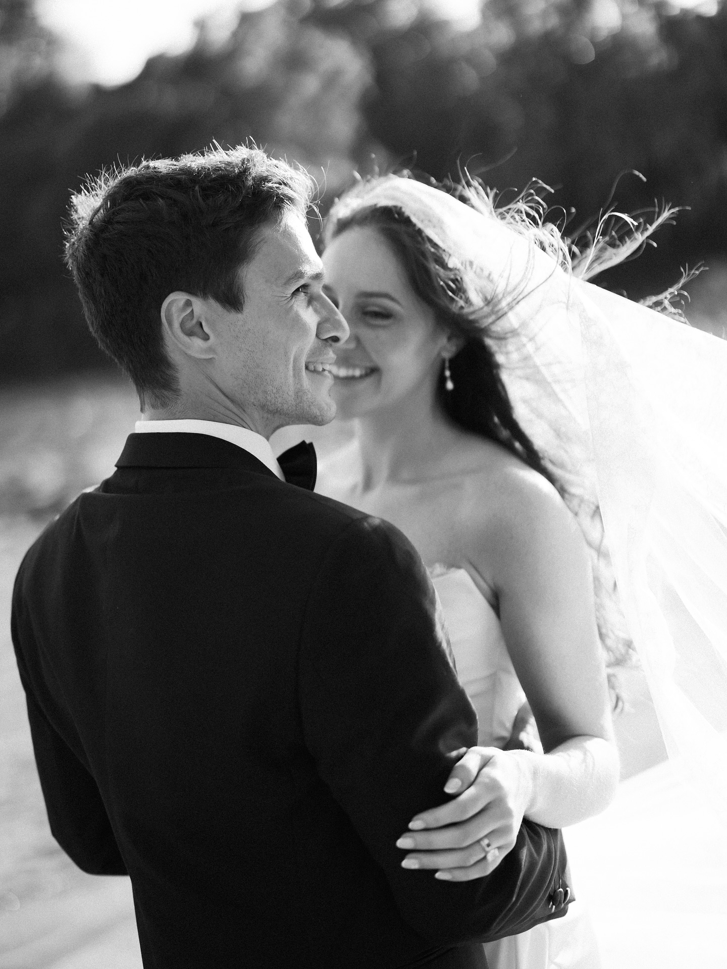 Mr. & Mrs. Braswell in the garden 🌿
#raleighweddingphotographer
#wilmingtonweddingphotographer
#eastcoastweddingphotographer #northcarolinaweddingphotographer
#ncweddingphotographer