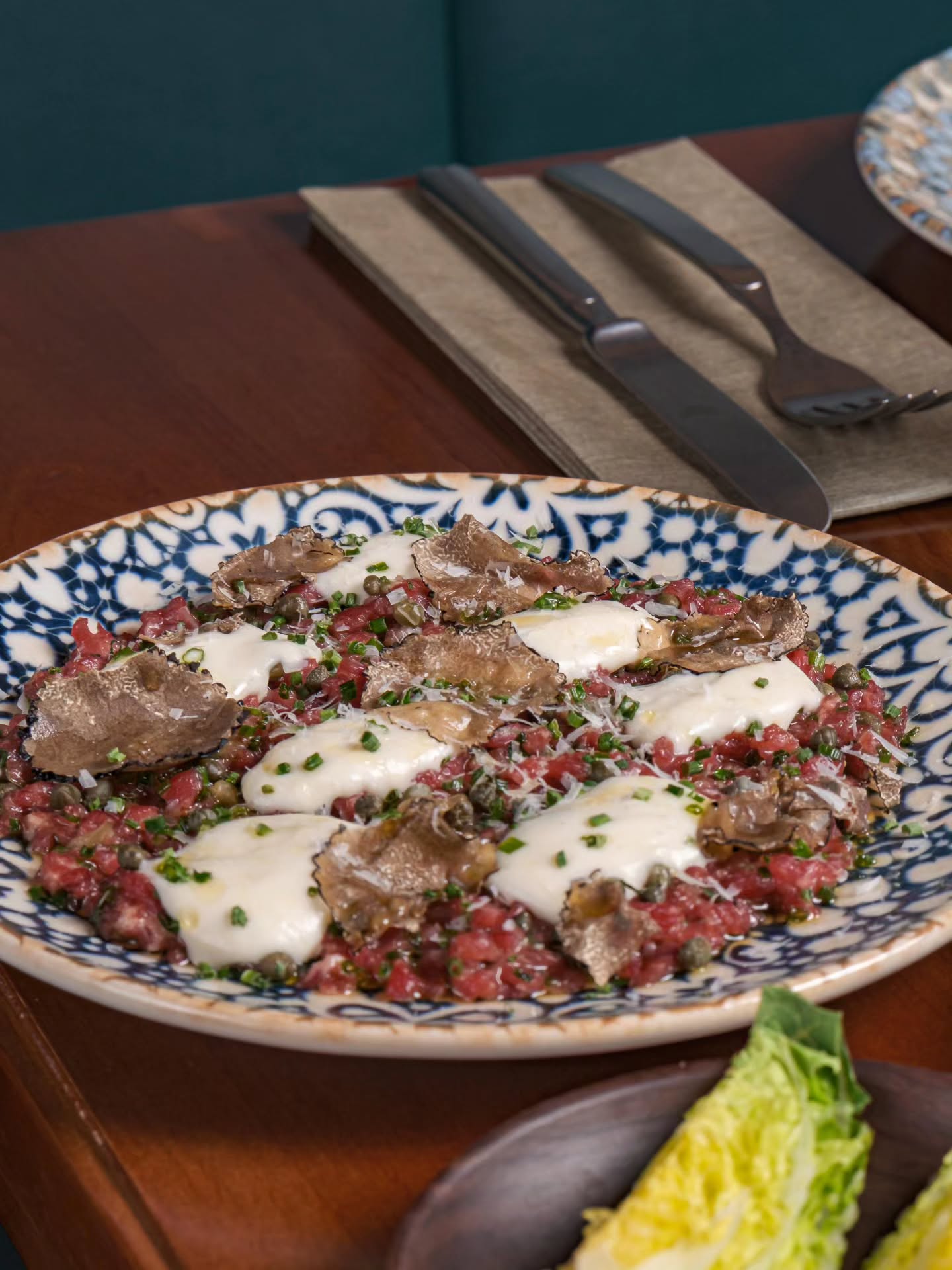 Today’s spotlight is on the Beef Tartare from #GrigliaKatong
Savour the nuances of finely chopped raw beef, rich Parmesan fondue, and generous truffle shavings ($22++)
Don’t miss this masterful blend of flavours and textures that sets the stage for a memorable meal.
Griglia Open Fire Italian Kitchen
(Singapore Tatler Best 2025 Recommended Restaurant)
Katong | 139 East Coast Road, 01-01
Tanjong Pagar | 37 Craig Road, 01-01
#griglia #grigliata #beeftartare #katong #openfiregrill #FoodConceptsGroup #grigliasg #craigroad