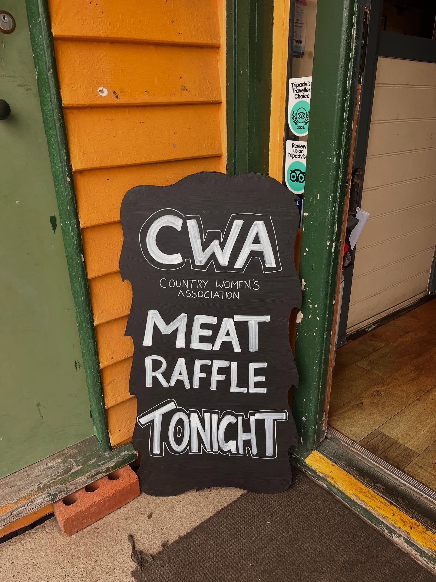 What’s on this weekend at the Drom 👇
🍻 Friday – Tilba CWA monthly raffle! Tickets on sale from 5pm, great prizes and all for a good cause.
🎶 Sunday – Live tunes in the beer garden with Tom Woodward & friends, 12–3pm. Stick around after for Poetry at the Pub in the Barn from 3:30pm featuring Ed Southorn.
See you at the pub!