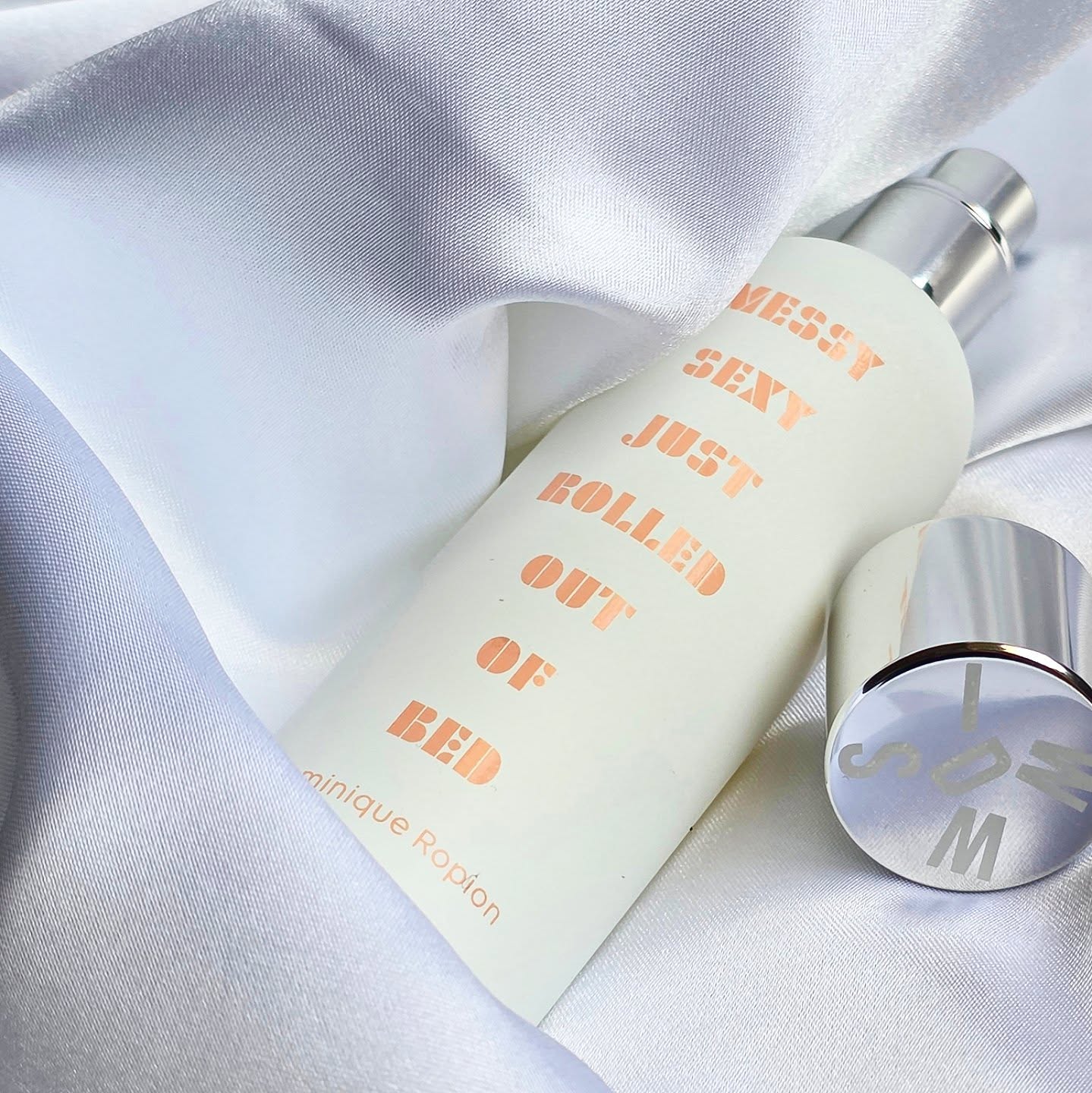 Silk sheets, messy hair, sweet powdery scent. Messy Sexy Just Rolled Out of Bed made it off the wish list.
.
.
.
.
.
.
Top notes are Peach Blossom and Bergamot; middle notes are Heliotrope and Turkish Rose; base notes are Toffee, Vanilla, Musk, Tonka Bean, Cashmere Wood, Sandalwood and Amber.
.
.
.
.
.
#perfume #perfumecollection #nicheperfume