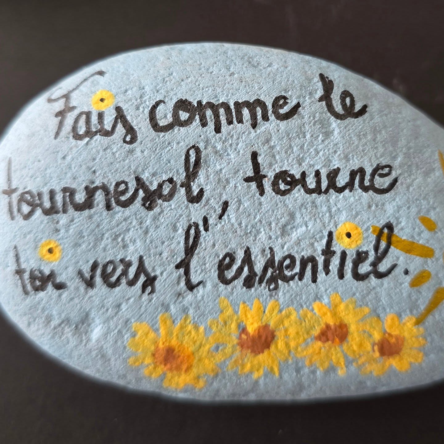 🪨 Nouvelle série de galets citations.
🤩 Commande spéciale de 10 galets.
📲 N'hésitez pas à me contacter pour discuter de vos idées.