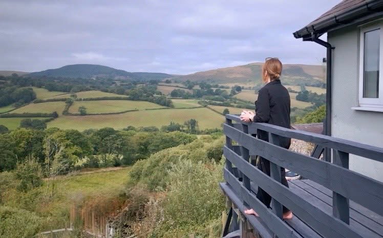Absorbing daily.
#studioviews
#restorative
#artprocess