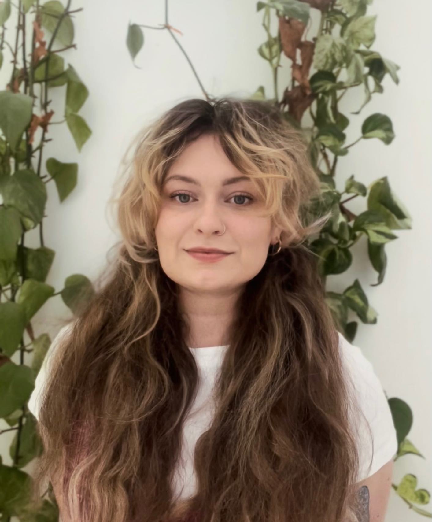 Thought it was time for a reintroduction! I’ve decided that I needed a fresh picture for the directories 📸
My name is Catherine (I go by Cat). I am an integrative practitioner and I work to create a holistic, fresh and down to earth approach to therapy. With an MA degree, I am trained to work with many different experiences. However, you might come to see me if you are donor conceived, you are experiencing disordered eating or perhaps you want to explore past traumas and difficulties growing up. Degree aside, my work throughout my life has always found it’s way to being about supporting people, and noticing the nuance of individual experiences with compassion and a willingness to help. I work 1:1 with clients, creating a nurturing environment where I don’t hide behind a blank slate. At times this may even include having a giggle about something or talking about the chaotic weather or something you’re really excited about doing! I do also bring a supportive grandmother vibe to the room … my main focus is helping you get to where you want to in your therapy journey in a way that is holding and real.
I am based in Holborn, Shoreditch, Buckhurst Hill, and online. If you’re interested in starting your therapy journey, please do reach out and let’s get a conversation started! 📝
#holborntherapy #buckhursthilltherapy #donorconception #donorconceived #therapylondon #therapybuckhursthill #therapy #eatingdisorders