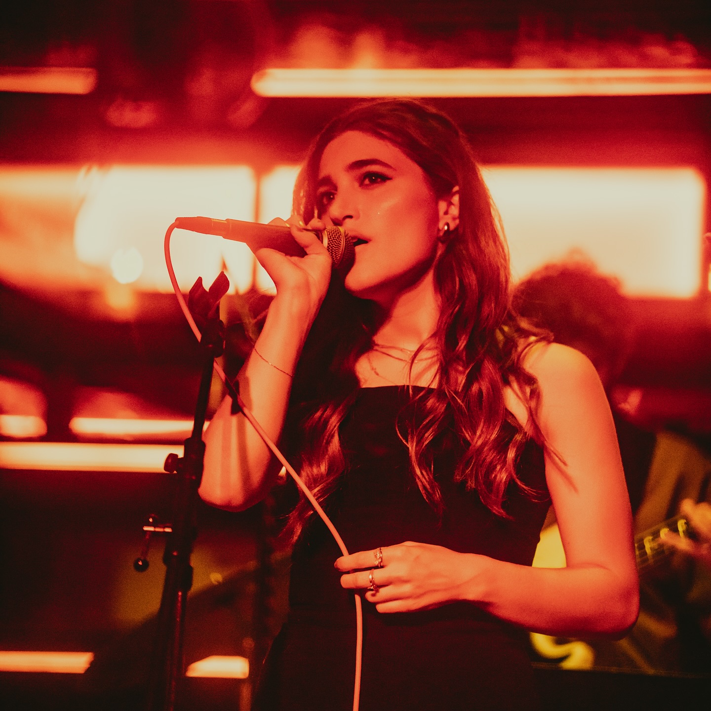 1 week since song release!!! Such a special night ❤️❤️
📸 @maddiebarbar.t