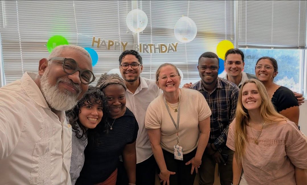 Celebrating a birthday Storymodelers style! Great food, even better company! It was so great to be back together again- several different cohorts of Storymodelers research assistants (past and present) were all there 🎂🎉🥳