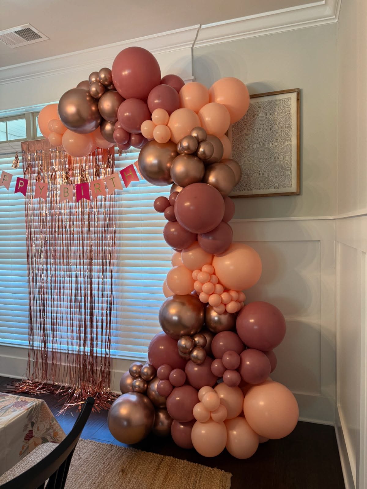 ✨ Sweet 16 in style! ✨
Loved creating this rose gold + blush garland for such a special birthday 🎈💗
📍 Now booking in Huntsville + surrounding areas
#balloongarland #huntsvilleballoons #huntsville #balloonart #balloonarch