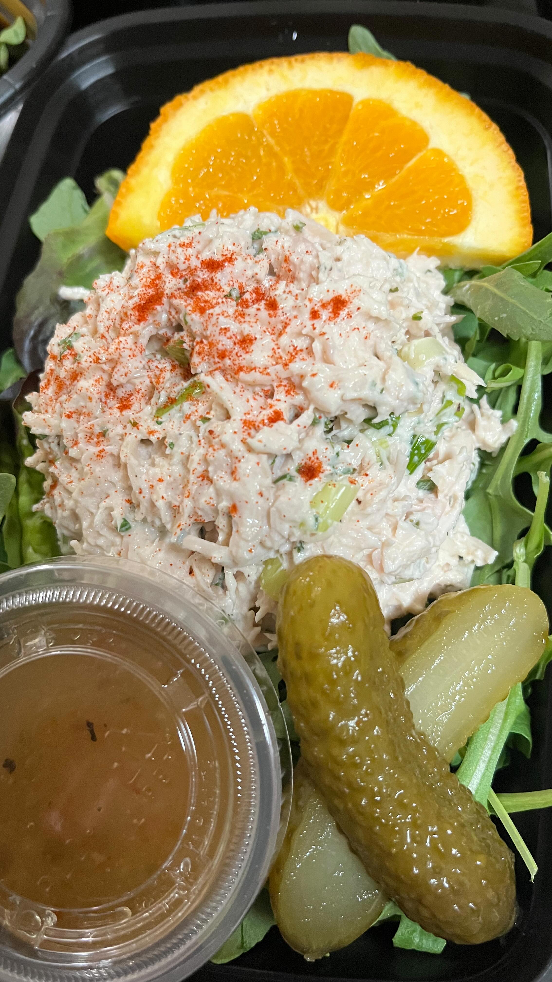 #chickensalad #salad #watermelon #juice #MealPlans #healthy #foodie #neworleans #nolafoodie #neworleanscuisine #gym #mealprepideas #mealprep #monday #motivation #neworleansmealprep #nola #fitness #workout #weightloss #weightgain #eat #food #inspiration