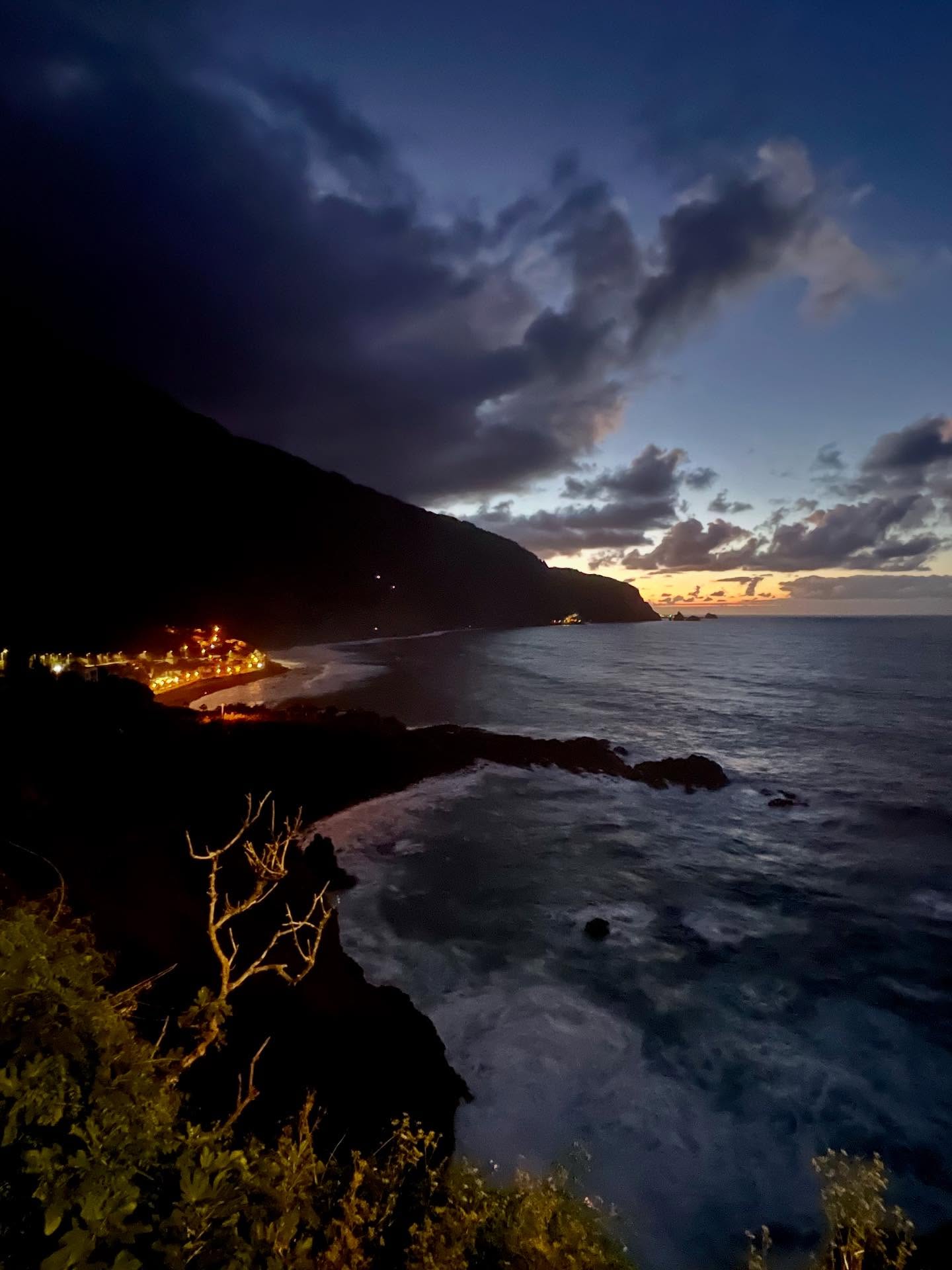 There are so many colours in the darkness. Sunset in Seixal.
#madeira #portugal #seixal #sunset #shadows
