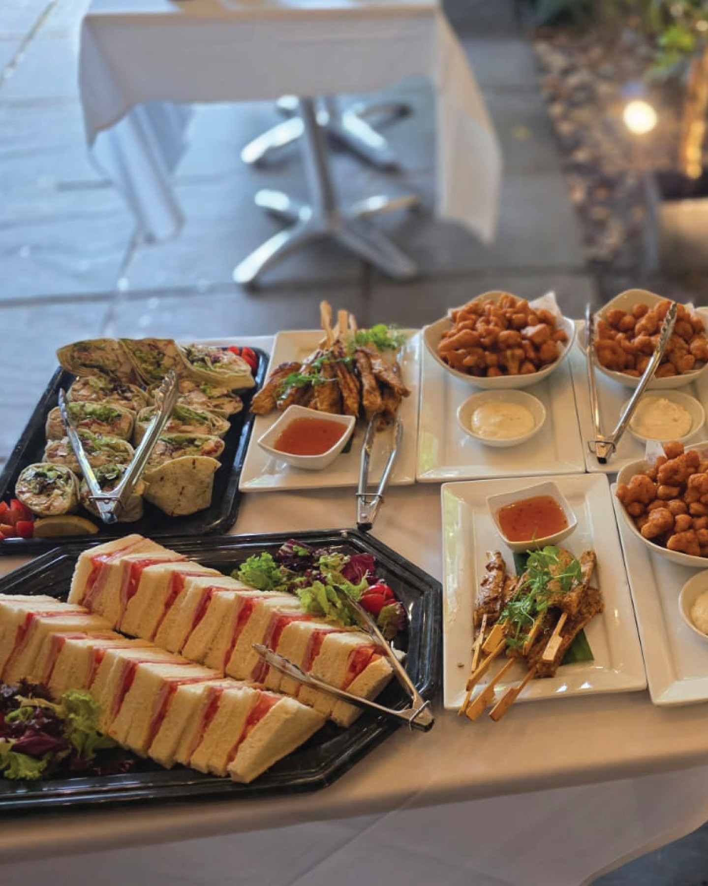 Check out our delicious buffet at our recent event in Cheam 🤩
We love hosting special occasions for you guys, whether it be a Birthday, Anniversary, Wedding or a simple get together... Whatever the event, we’re here to make it memorable with great food, a warm atmosphere, and attentive service. 🥰
#thegrumpymole #grumpymole #events #anniversary #birthdayplans #gatherings #celebrations