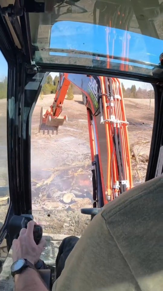 Some of what we do 🤷
#kubota #kubotalife #kubotastrong #kubotaconstruction #kubotaexcavator #kubotaskidsteer #equipment #landscaping #landscapinglife #landscapedesi̇gn #landscapecontractor #equipmentporn #landscapingcompany #miniexcavator #heavyequipment #hardscape #skidsteer #dirtwork