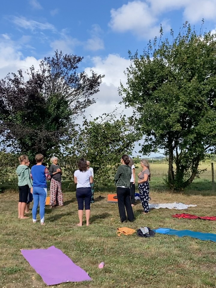 C’est la rencontre de la Fédération française de yoga !
Énergie conviviale, du yoga, des nouveaux liens créés! Juste avant la rentrée!
Ça fait du bien 😌