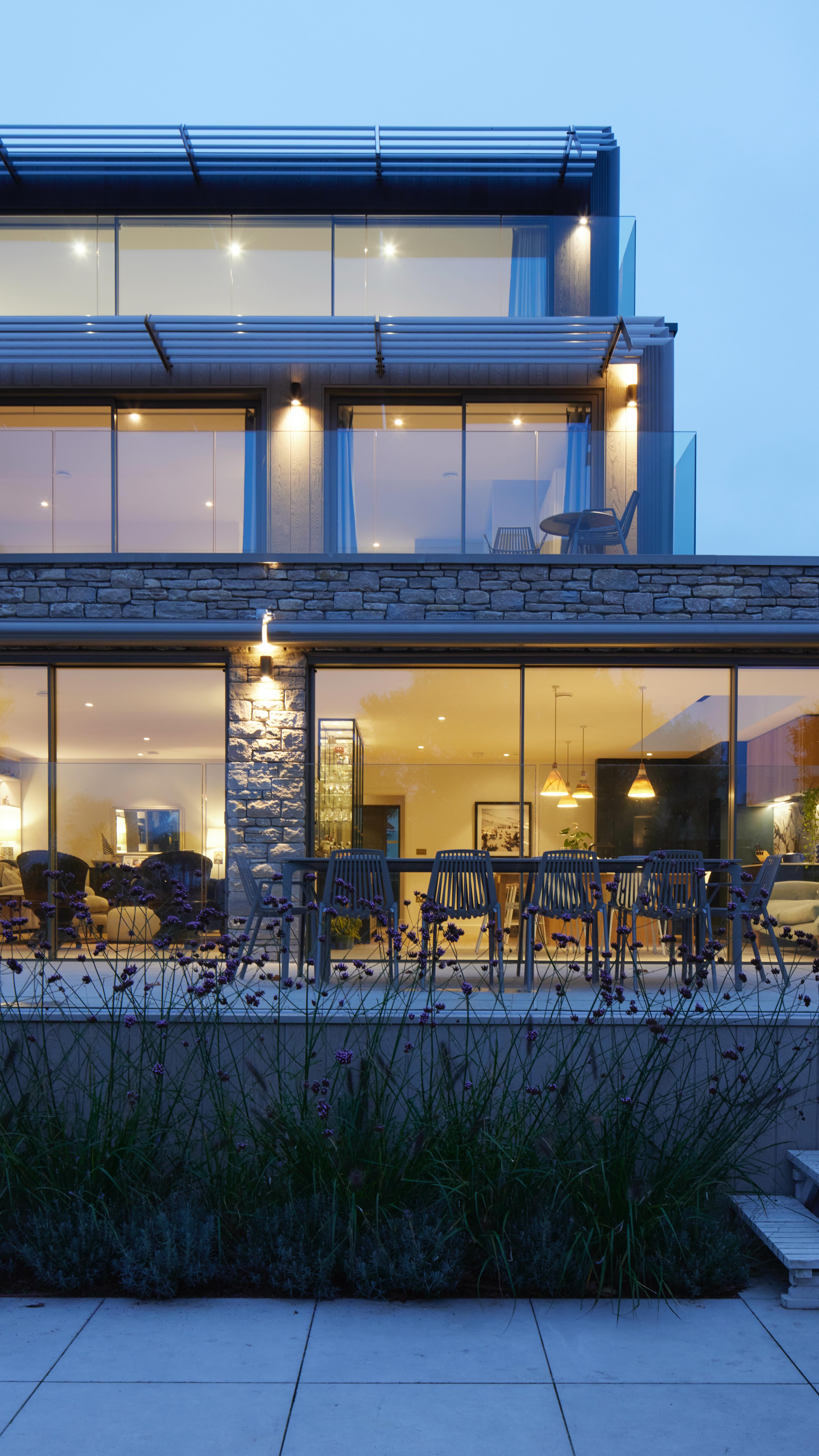 This home is all about layers of carpentry and natural materials, with the kitchen right at the centre. Oak cabinetry, painted fronts, ply details, and stone surfaces come together to create a space that’s as practical as it is beautiful.
From hidden storage that keeps the family spaces calm, to bespoke shelving and benches that make every corner useful, the whole house feels connected through craft. A coastal home designed to work hard and feel effortless.
#bespokecarpentry #modernliving #craftedspaces #coastalliving #interiordesign