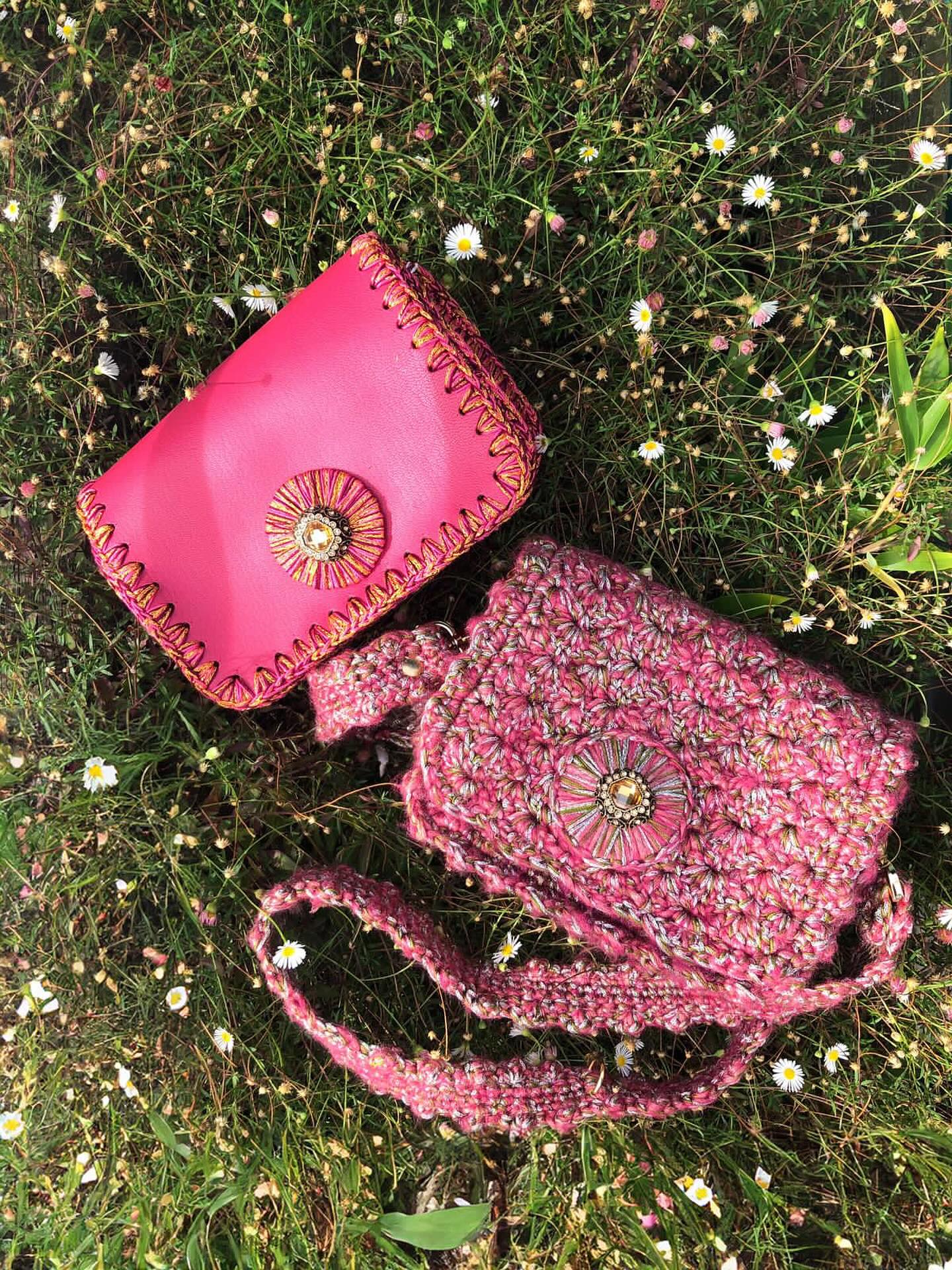 Le sac Capucine et la sac Victoire
A retrouver chez @selectionmaisonb
du 3 septembre au 3 octobre 2025
#sac #maroquinerie #crochet #faitmain #handmade #madeinfrance❤️withlove