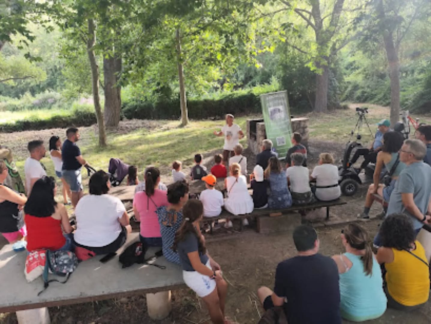 📢 Crónica del taller de identificación de aves 🐦🦅🦉 realizado en Valdesaz. Entra en el siguiente enlace (también en bio) para conocer todos los detalles https://grupoaegithalos.blogspot.com/2025/08/taller-identificacion-de-aves-en.html
🖥️ Recuerda que puedes mantenerte informado de las novedades de la asociación a través de su página web (https://asociacionaegithalos.wixsite.com/aegithalos).
#asociaciónaegithalos #Valdesaz #aves #Guadalajara #identificación
