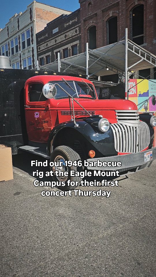 Hey yall. Thursday Night 9/4 at the @eaglemountbozeman campus is going to be a super fun evening. Live music, Follow Yer Nose BBQ, Miss Lucy's Chuck wagon, Shaved ice from @bozemantropicalsno, Adult Dr. Peppers from @shinebeers . Come send, dance and boogie Summer off in style!
👇
The weather is going to be STELLAR too. Come out and support such a great organization and wonderful asset to our community, Eagle Mount.
#montana #bbq #bozemanmontana #concertfood #brisket #eaglemount