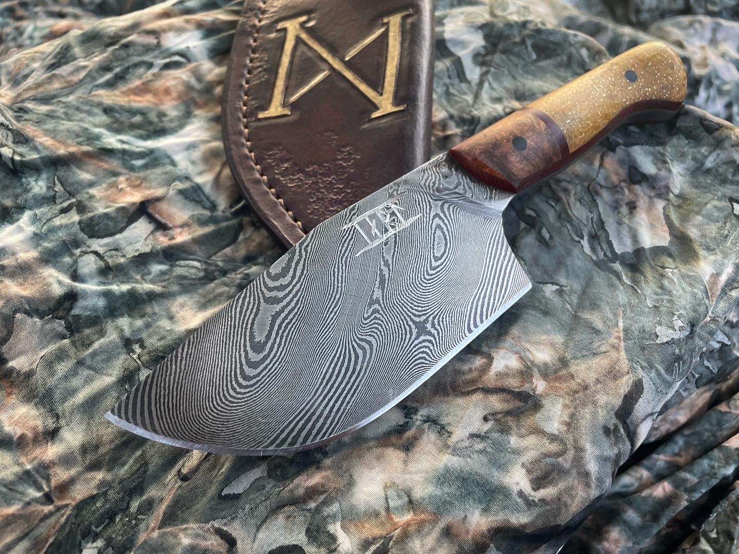 Fall Vendor
Solace Forge specializes in handcrafted custom knives, emphasizing a mindful and meditative approach.
Celebrating a decade of experience, this solo venture draws inspiration from master smiths nationwide. Each piece reflects the creator's passion and personal connection, offering everything from unique heirloom blades made with rare Damascus steel to practical utility knives. ✨
