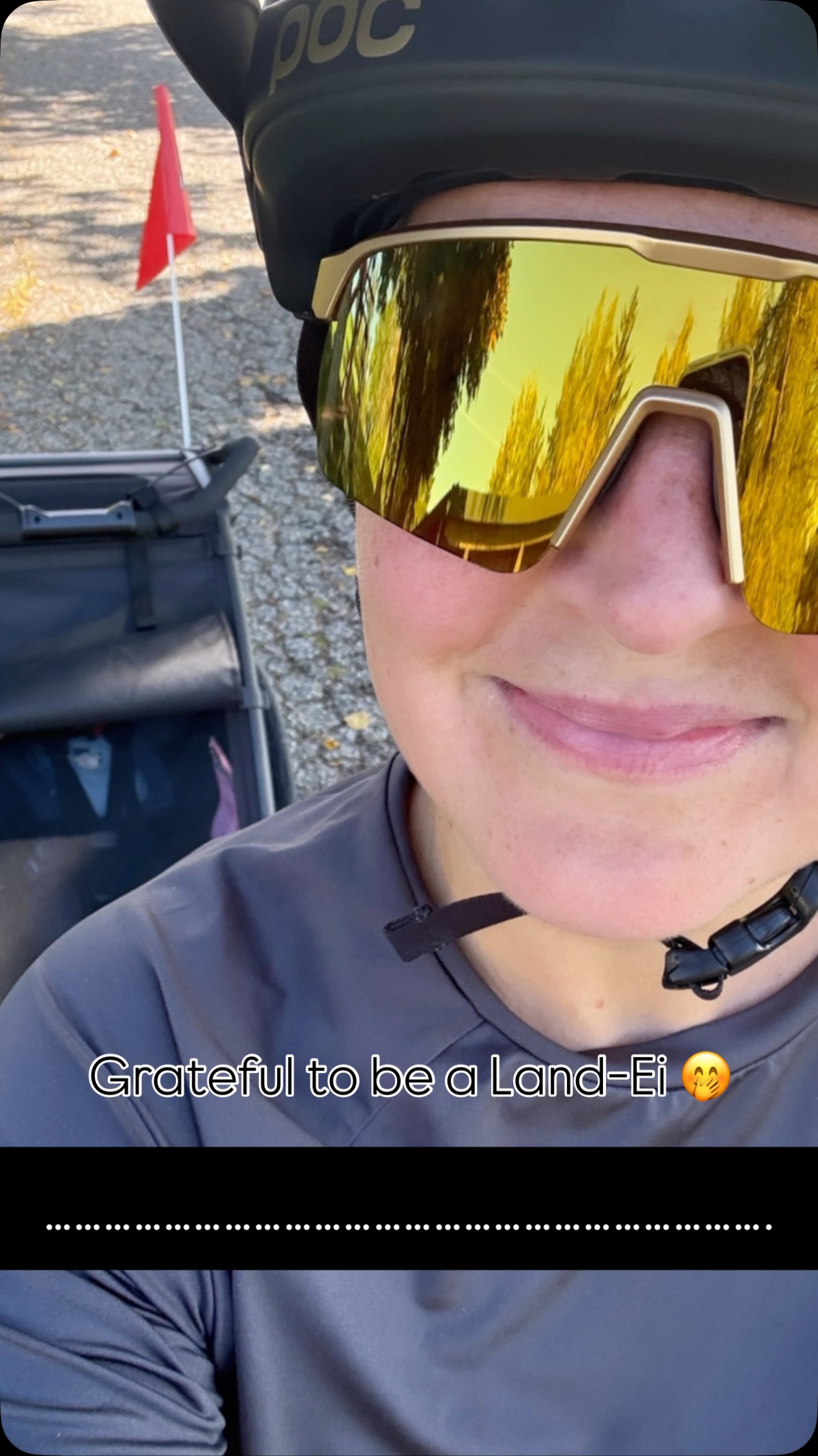 Wenn mich jemand fragt, was ich am Land den ganzen Tag mache… 🌾🚴♀️🌳
Genau das hier: Genießen. Durchatmen. Frei sein.
Zwischen Natur, Ruhe und den kleinen Momenten, die das Herz erfüllen. 💚
So unspektakulär und gleichzeitig so wunderschön. ✨
Und ich bin einfach nur dankbar für dieses Leben. 🌼
#Grateful #CountryLife #NatureLover #SimpleJoys #Landliebe #RuralVibes #FamilyMoments #NatureIsHealing #PeacefulLiving #MindfulLife #Mindset #Coaching #Unbound #UnboundHealth #Yoga #Retreats