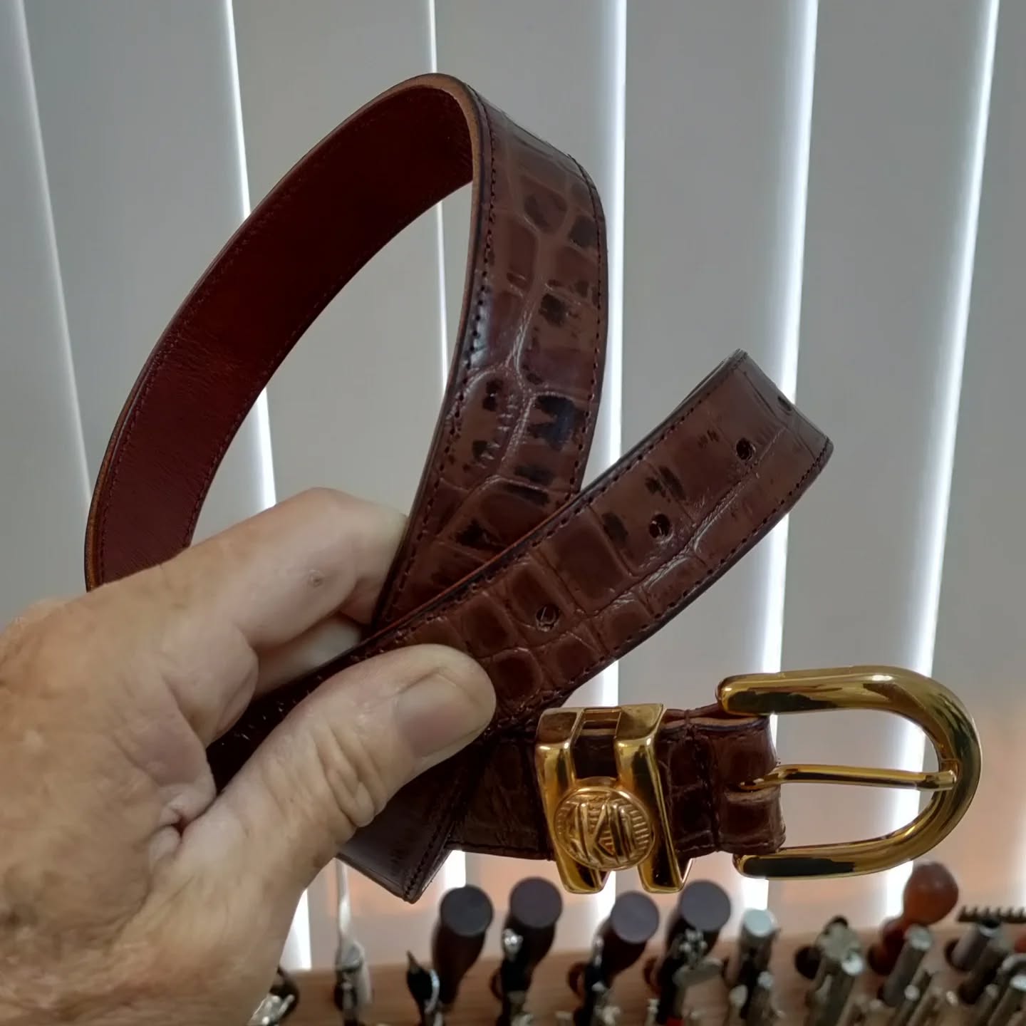 Refurbished this 20 year old Ann Klein belt. Original was just glued and not stitched. Much better belt now, should last a lifetime. #leatherrepair #leather #custommadehandbags #purses #wallets #belts