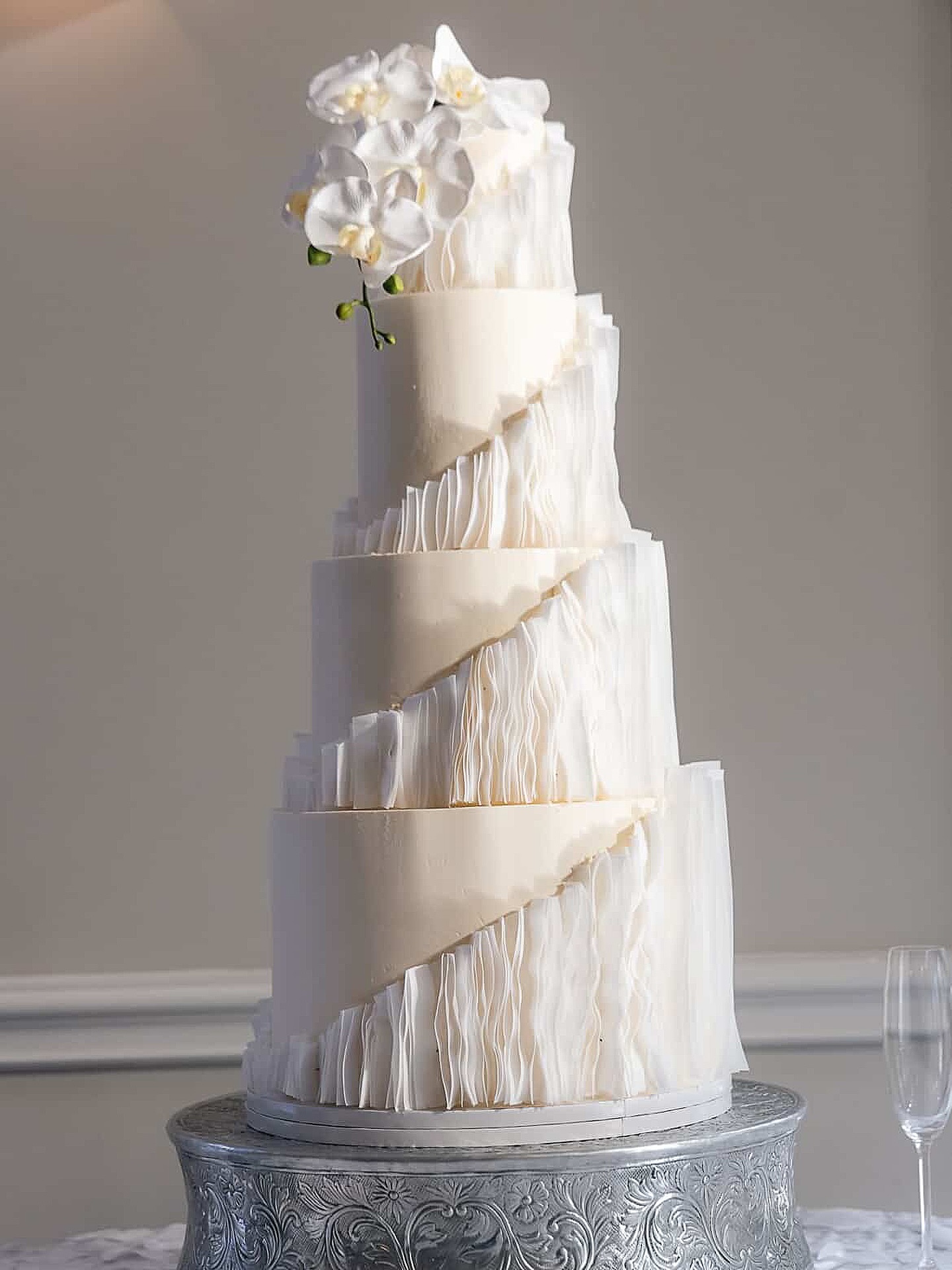 It’s always such a privilege and honor to take part in weddings of your childhood friends.
Christina and I knew each other from an early walk of life (daycare and elementary school 🤪) but our families became quick friends (shoutout to our fellow DFW Pinoy community! 🇵🇭). And I’m beyond grateful that we have now witnessed each other get married and respectively take part in each other’s weddings (her now husband was our DJ!).
Congratulations to Christina and Luis! Wishing you both a lifetime of learning and joy 🫶
Planner: @evenafter___
Venue: @windsorparkdallas